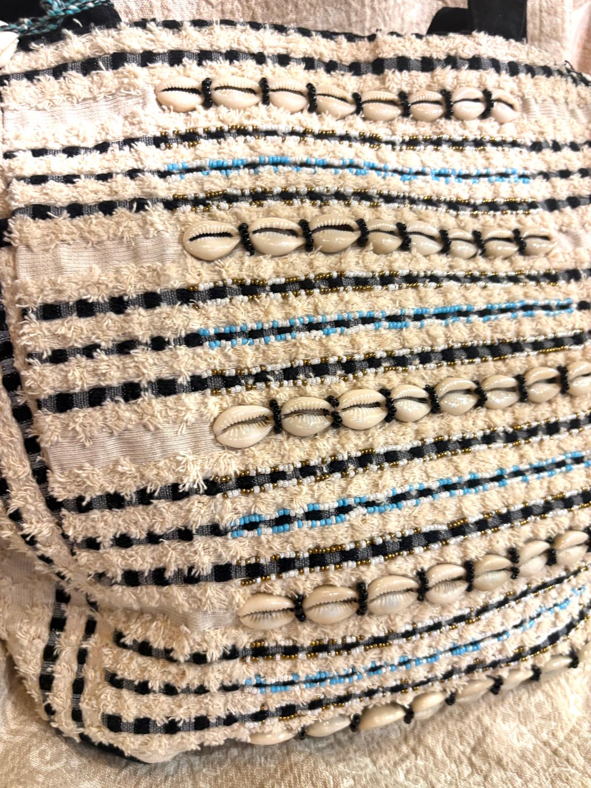 印度製造 - 黑白色貝殼全刺繡袋