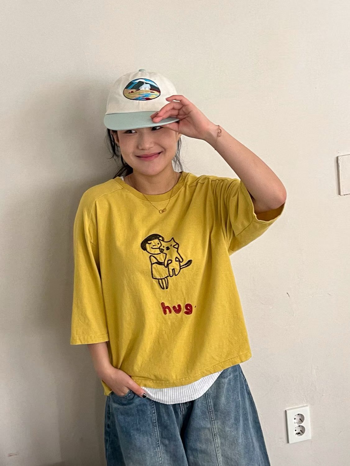 YA ON Hug Cat top