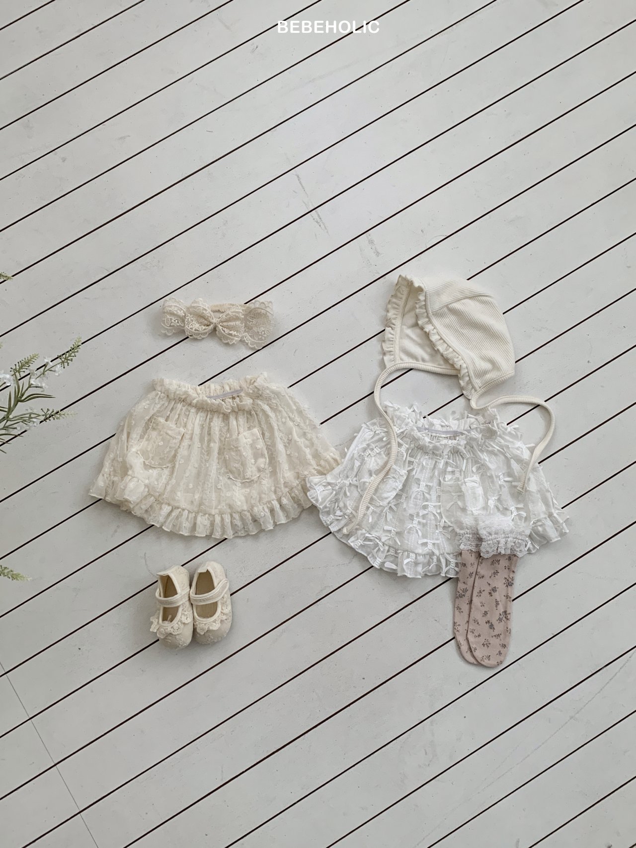 🌸預訂 韓國直送🌸🇰🇷BEBEHOLIC兩色法式絲帶蕾絲半身裙