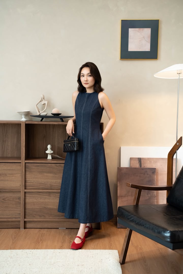 SS-Y686 IN-HOUSE STREAMLINED SILHOUETTE DRESS
