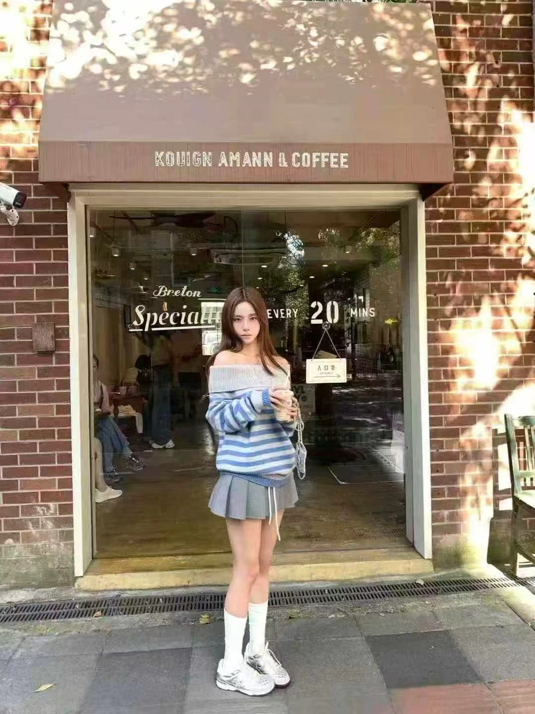 4424 学院风线条一字肩毛衣