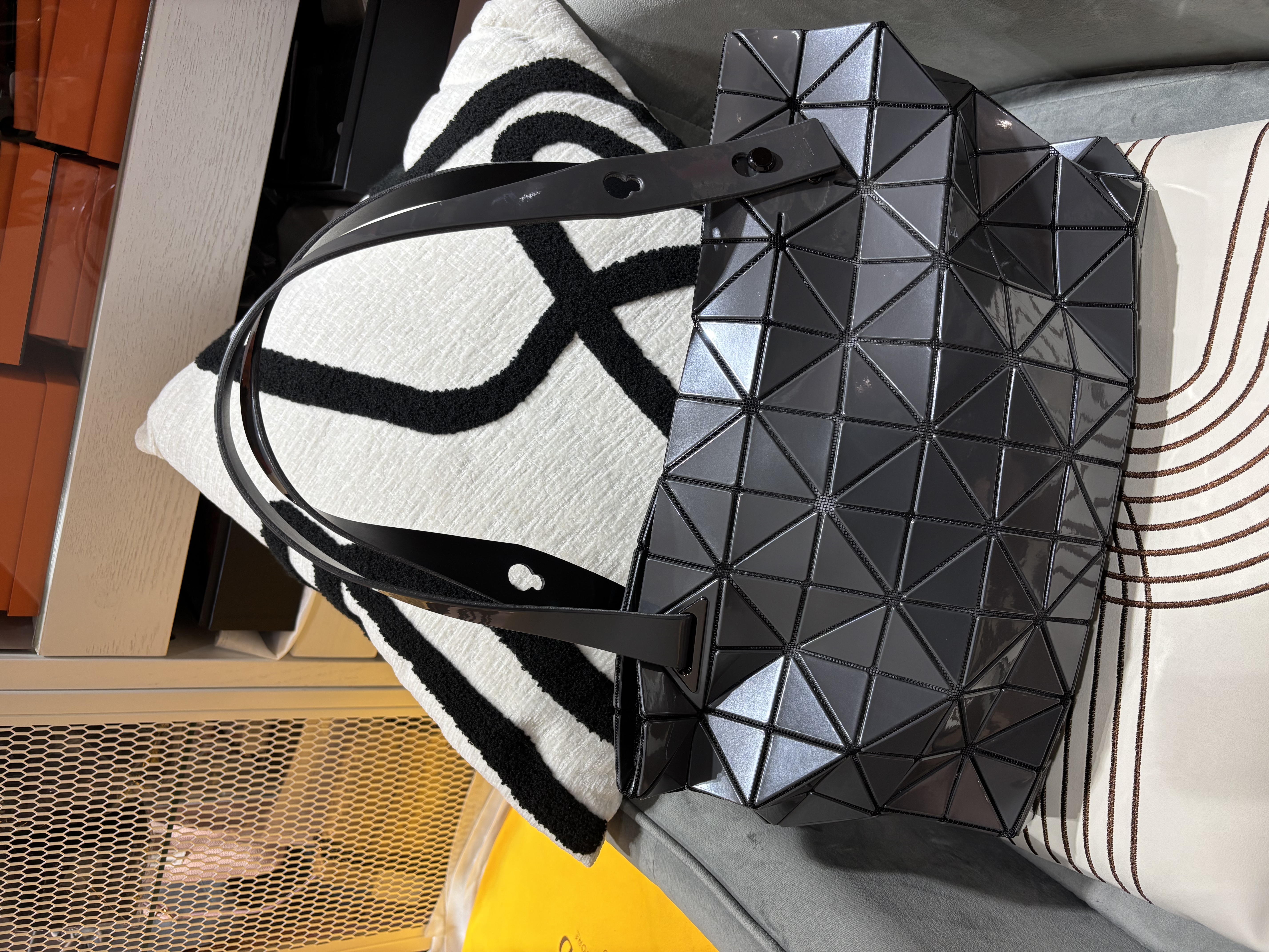 Issey Miyake bao bao zip Boston bag 100%Authentic,98%new✅dust bag  