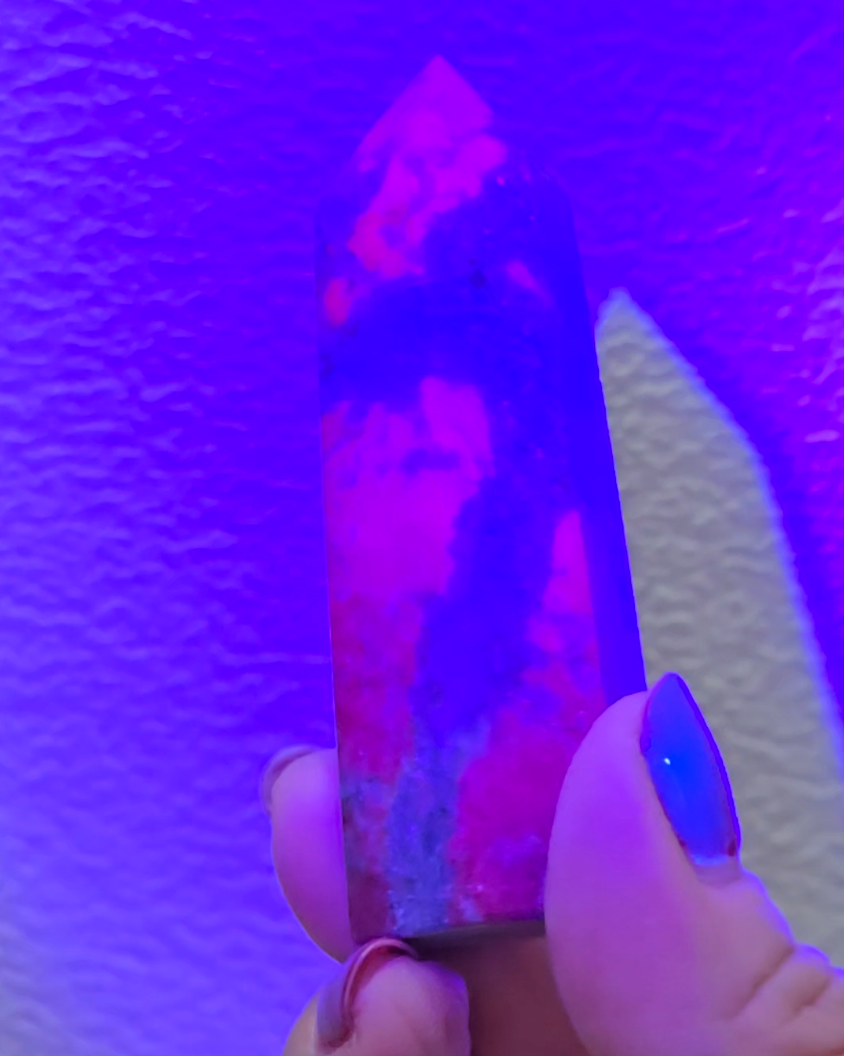 Ruby in kyanite tower with strong UV - RBY155