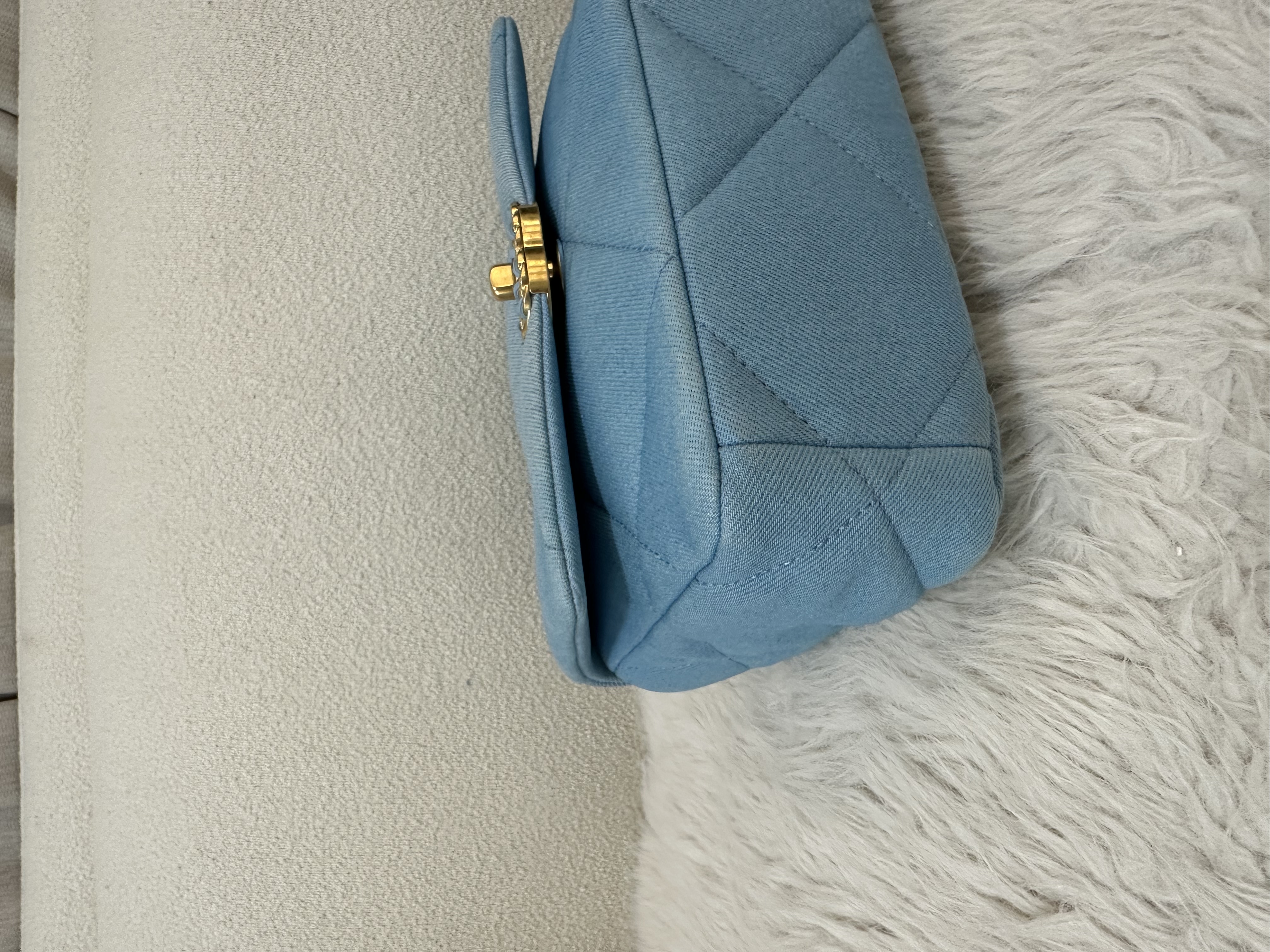 Pre-owned Chanel C19 Flag Bag/ Product Code: 26022126