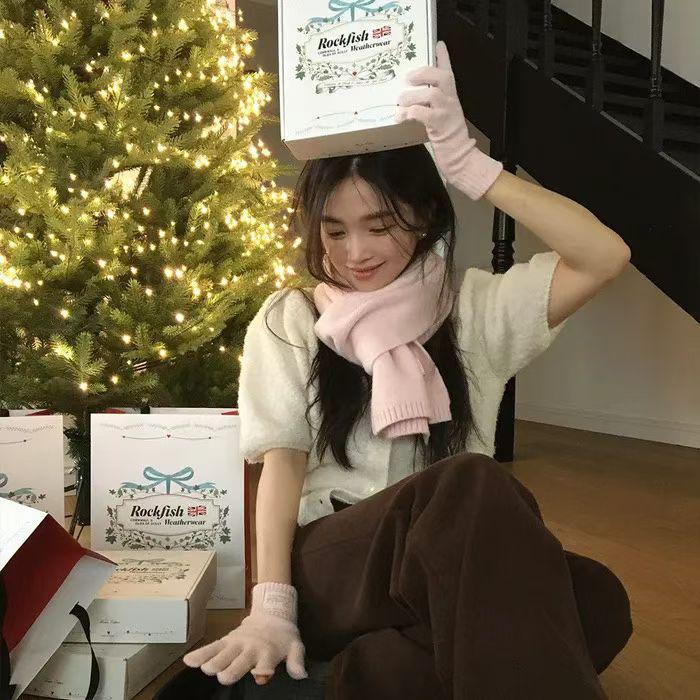 rockfish圍巾手襪禮盒 🉐限時折扣 三個顏色：pink / cream /light grey