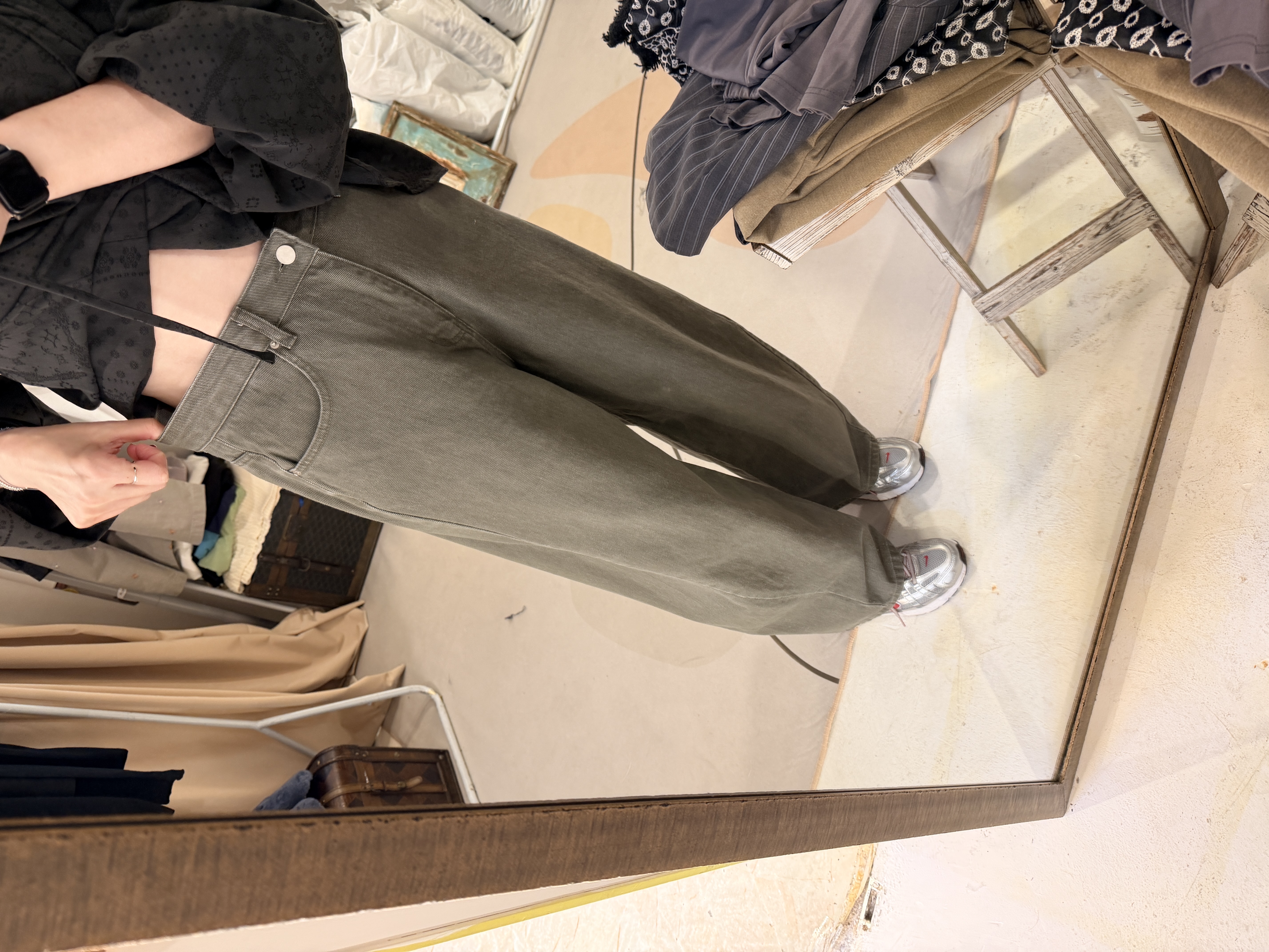Loose pants