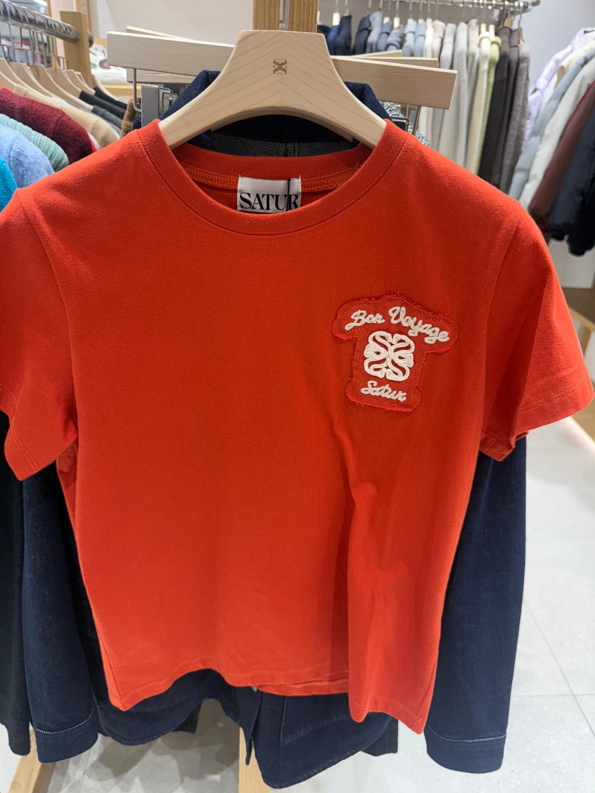 Satur 編織logo women size tee 半價 orange Ws size 胸34 寸，長22寸