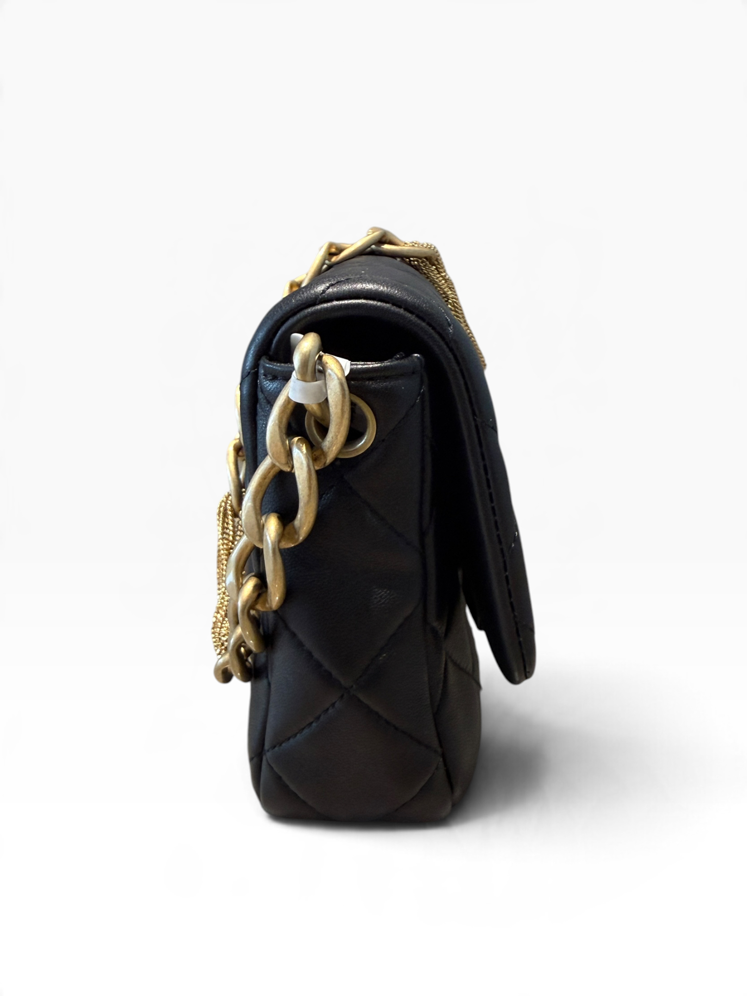 Pre owned chanel shoulder black P10121