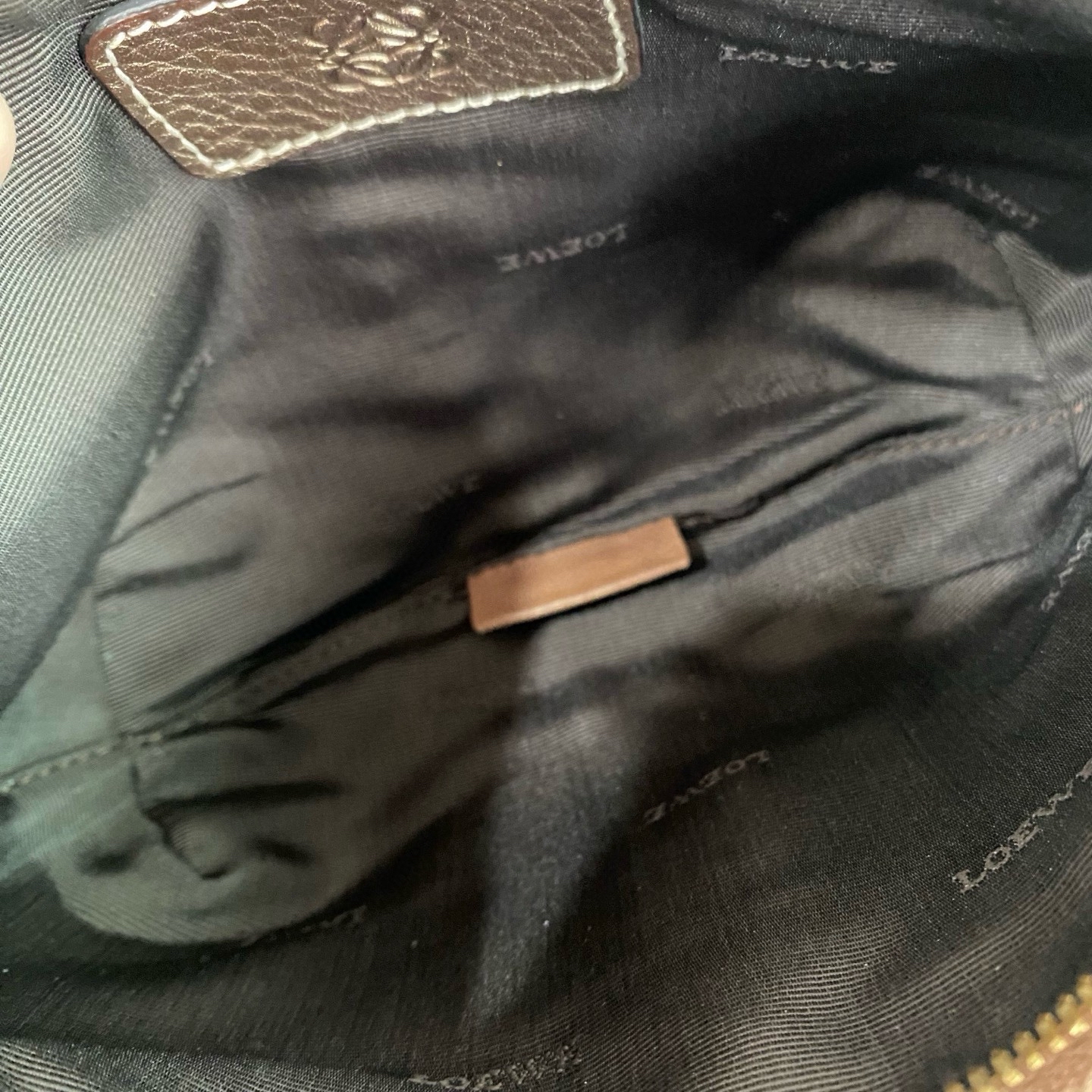 【預訂貨品】LOEWE老花腋下包 