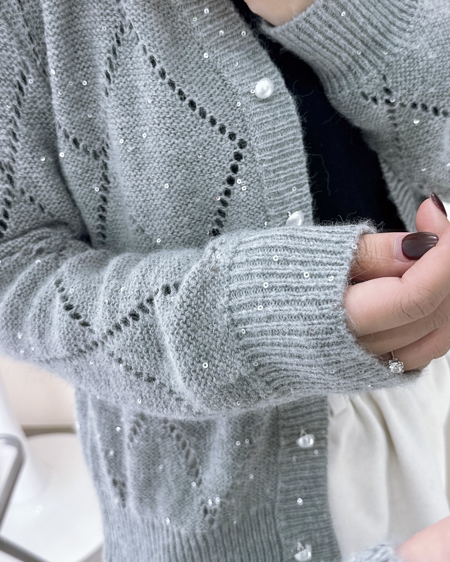 鏤空珍珠鈕扣針織外套 2色