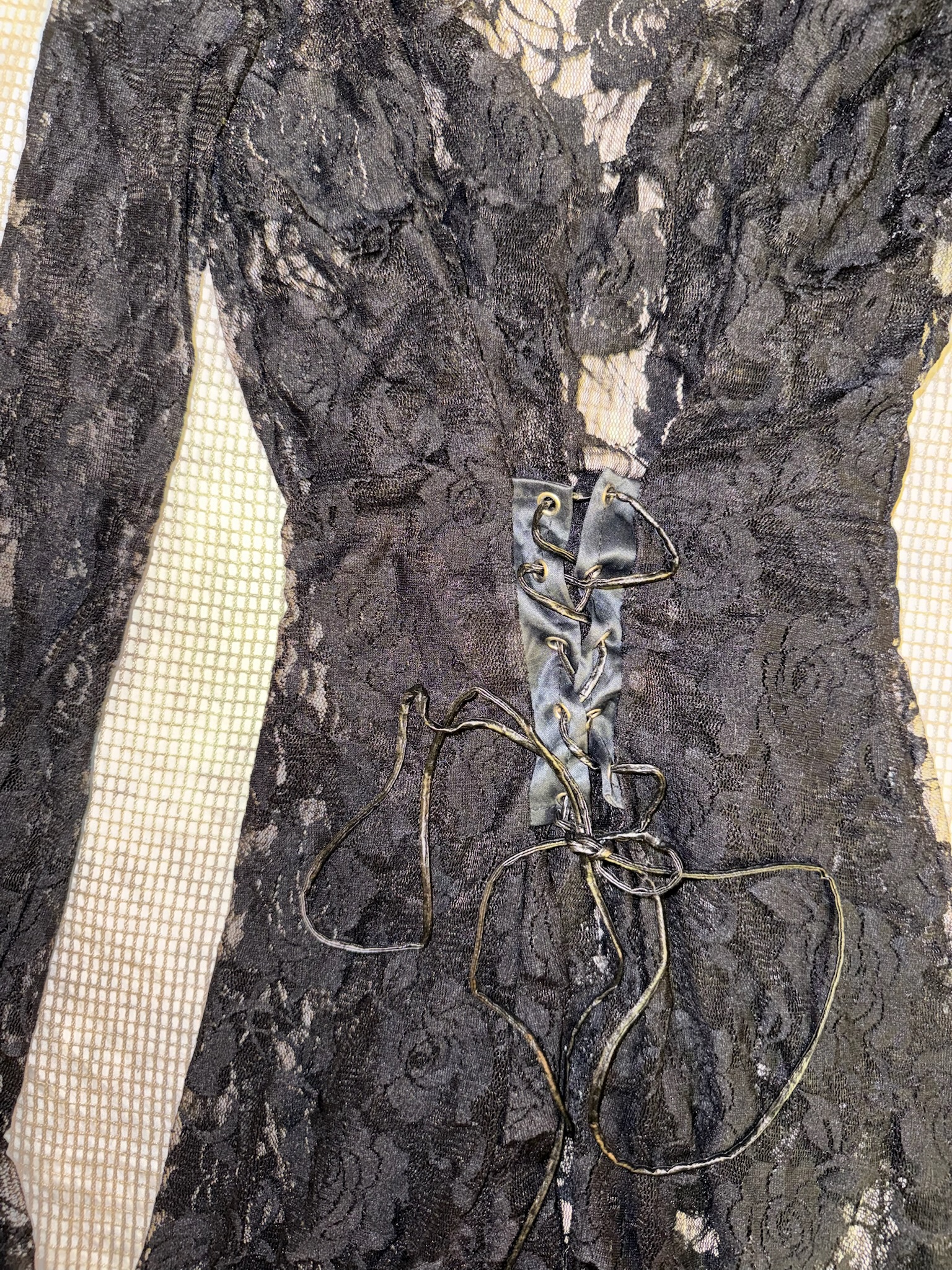 2000s Whimsigoth Rose Lace Tunic