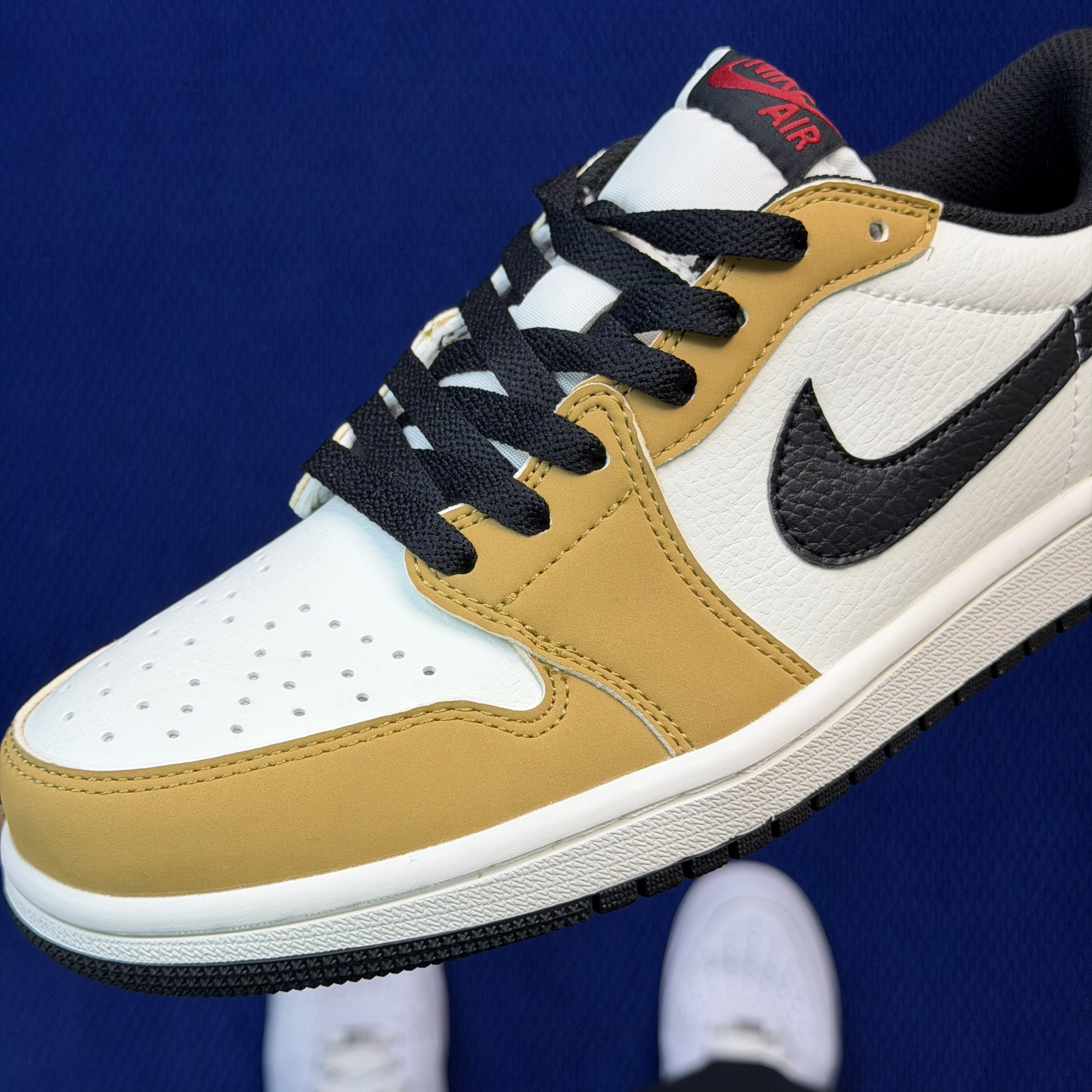 Nike Air Jordan1 Low CZ0790-107