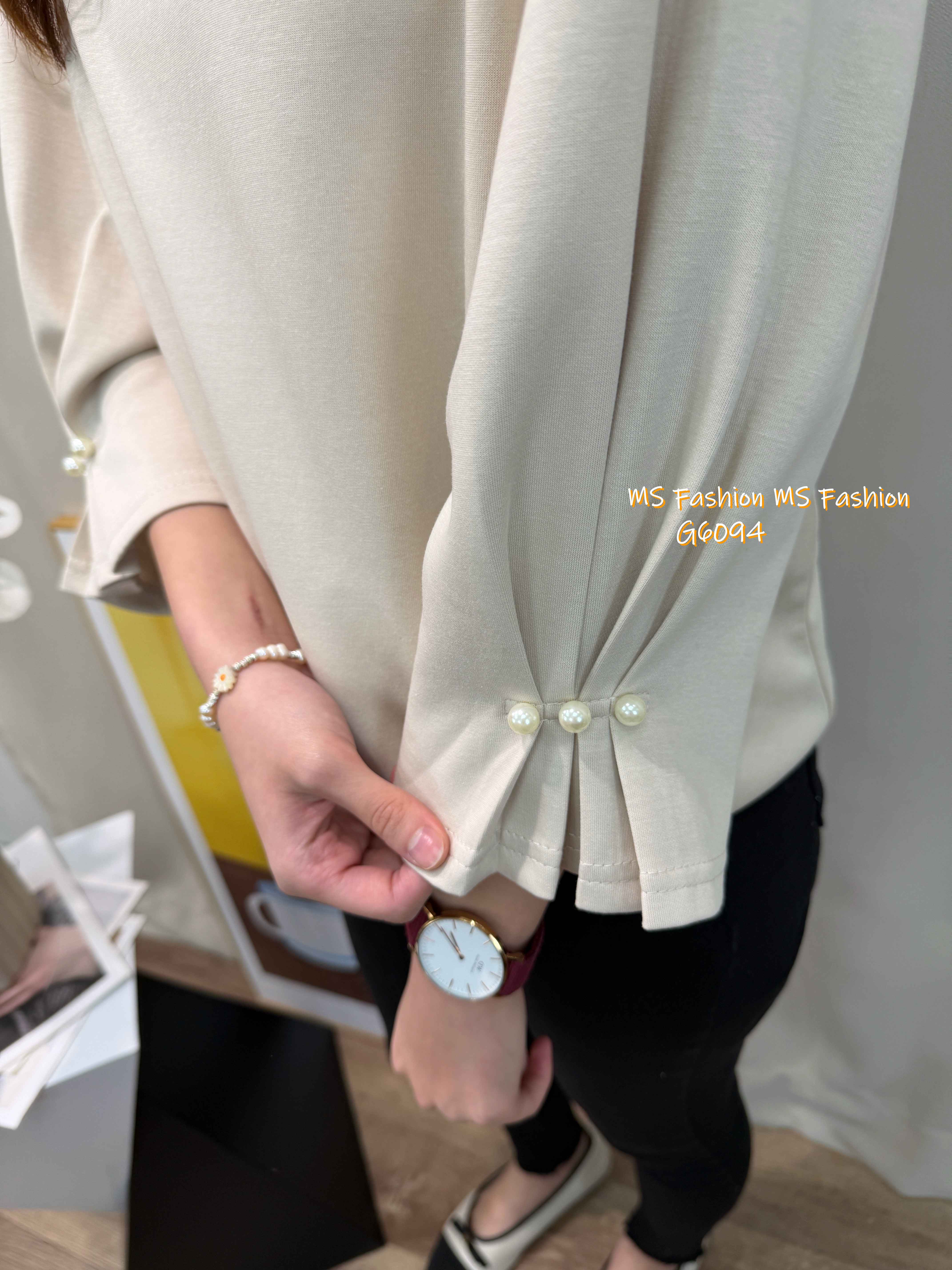 G6094 韓國🇰🇷百摺珠袖淨色top