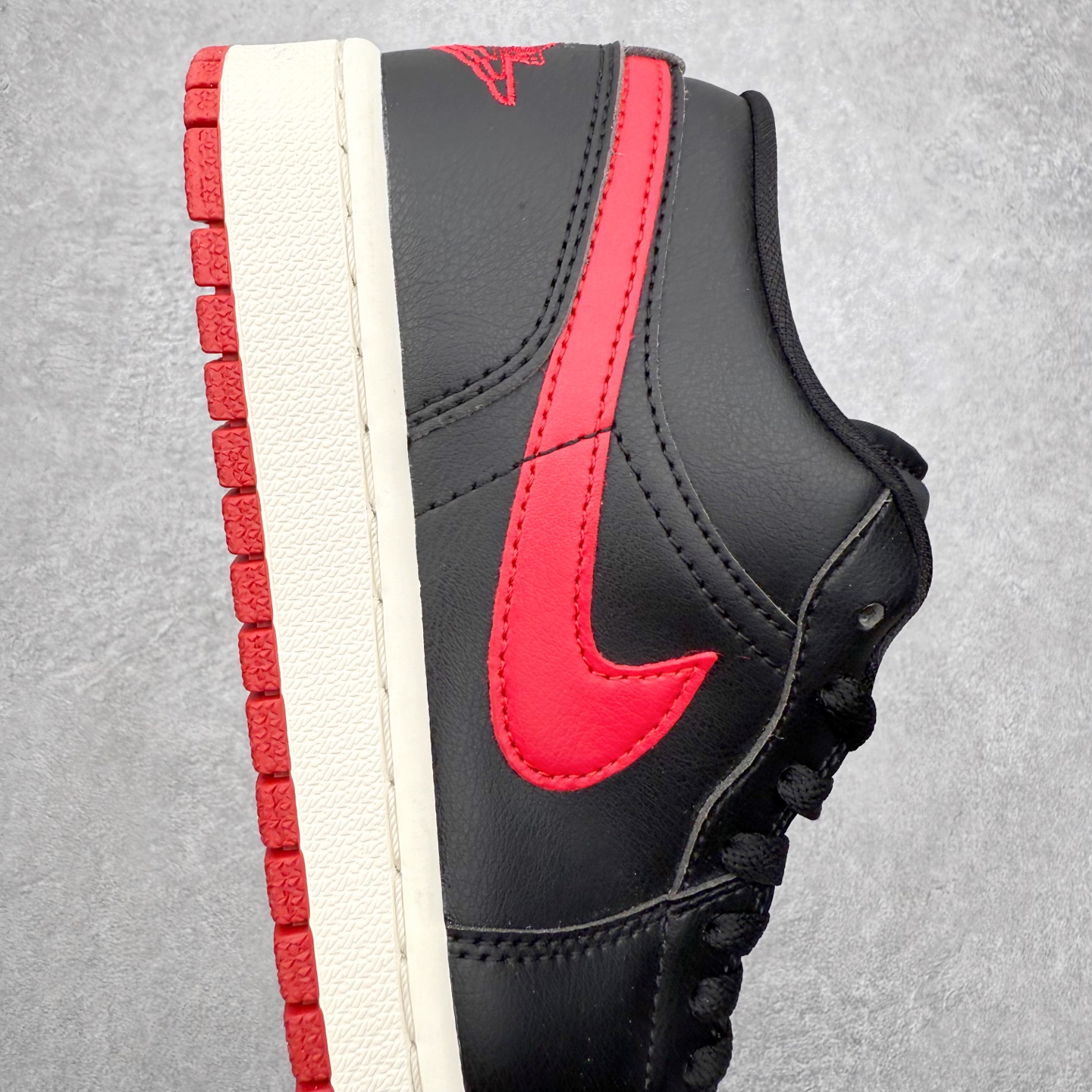Air Jordan 1 Low DC0774-061 