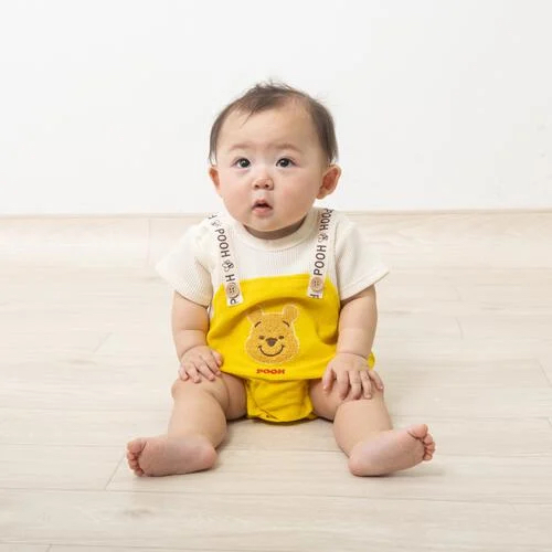 🇯🇵預訂 日本直送🇯🇵Winnie the pooh小熊維尼刺繡貼花吊帶短袖包屁衣