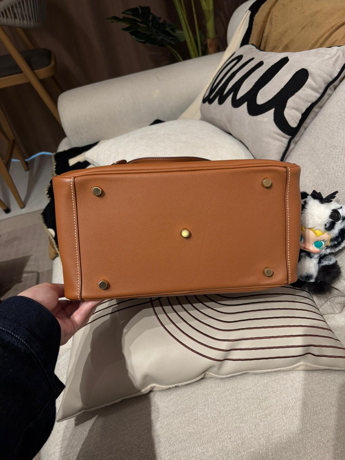 Hermes Lindy 30,STAMP D ,金金 W ercolor 牛皮 100%Authentic ,99%New ✅塵袋✅rain coat ✅box