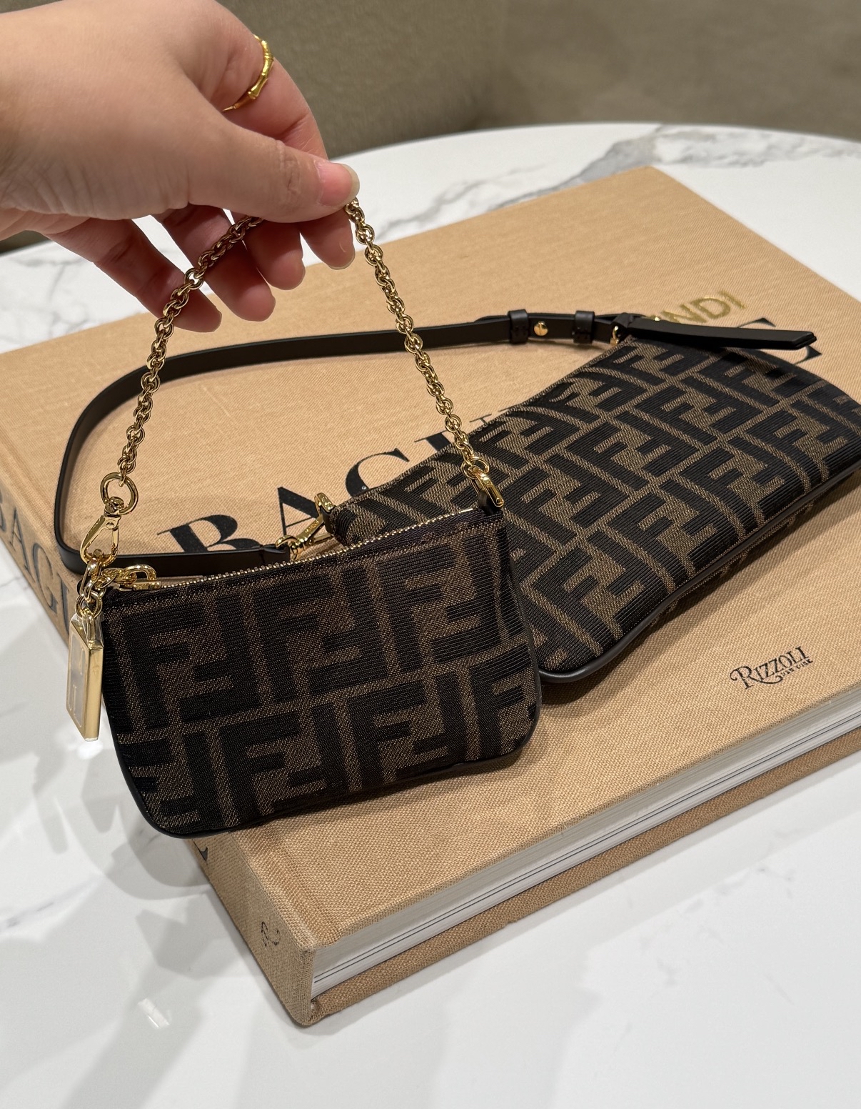 限時優惠✨訂貨📮Fendi mini Baguette pouch  Size 14x8.2cm