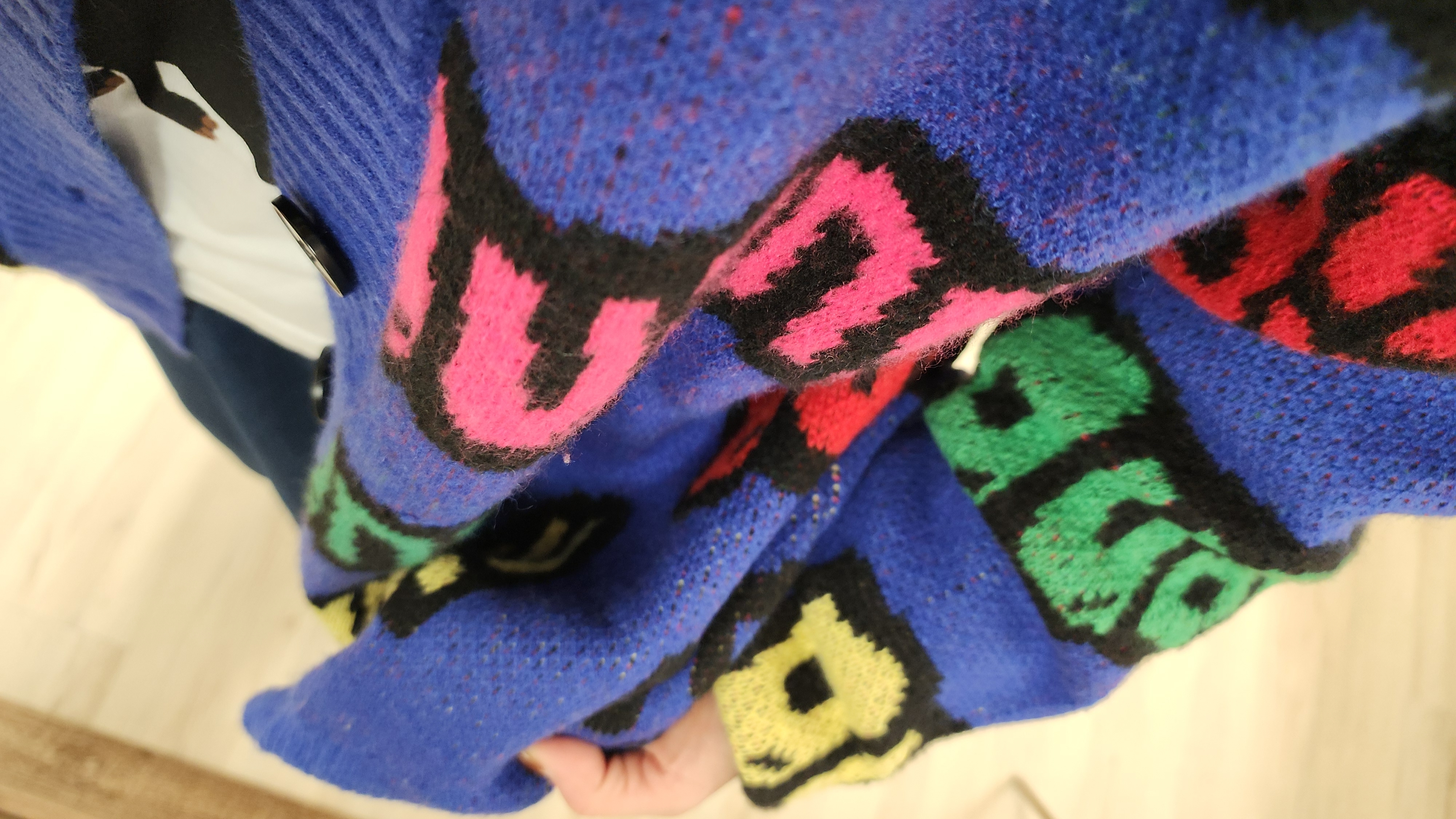 韓國藍拼彩字母哈哈笑針織外套