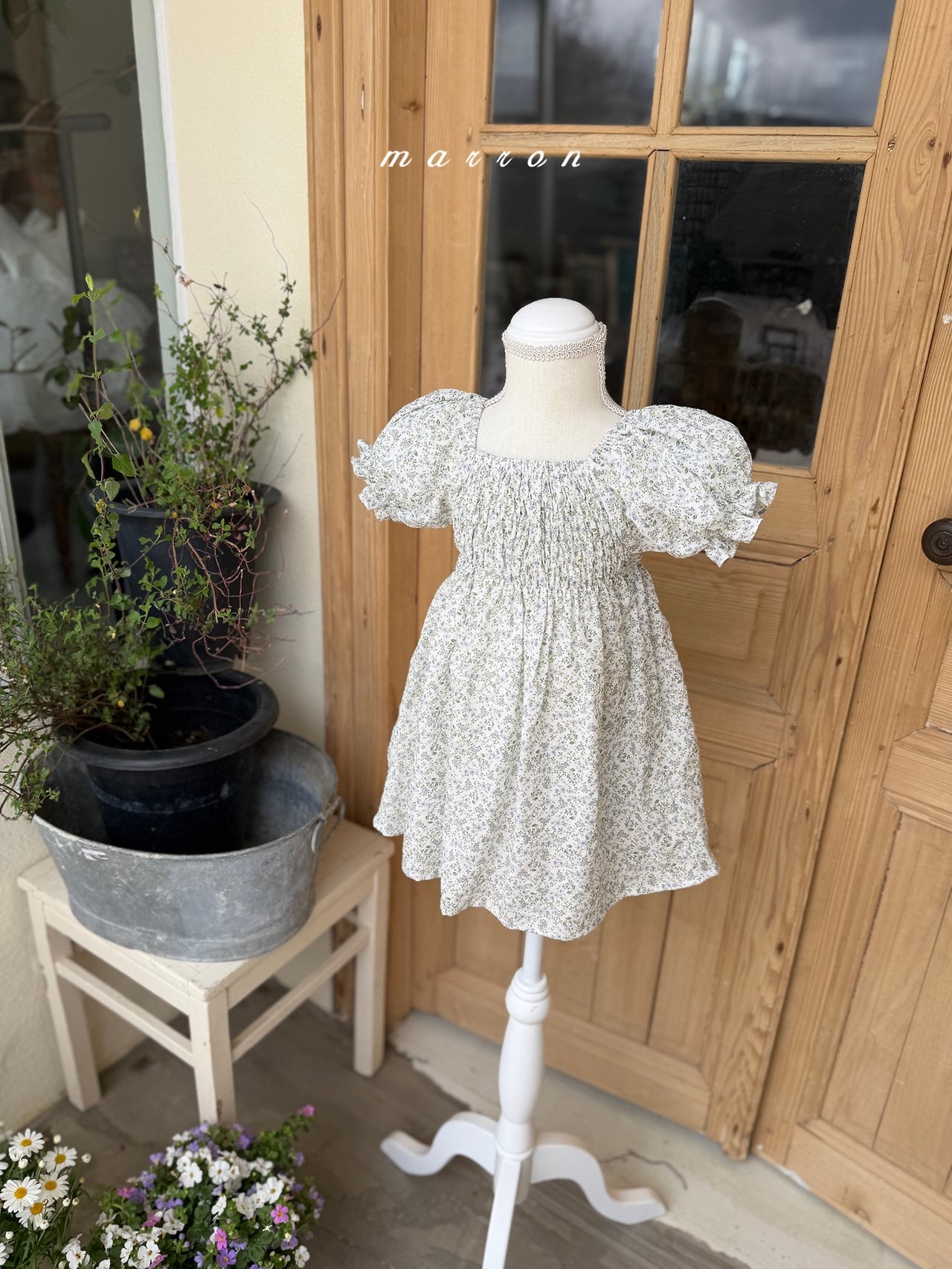 ☀️預訂 韓國直送☀️🇰🇷Marron兩色花卉束胸泡泡袖連身裙