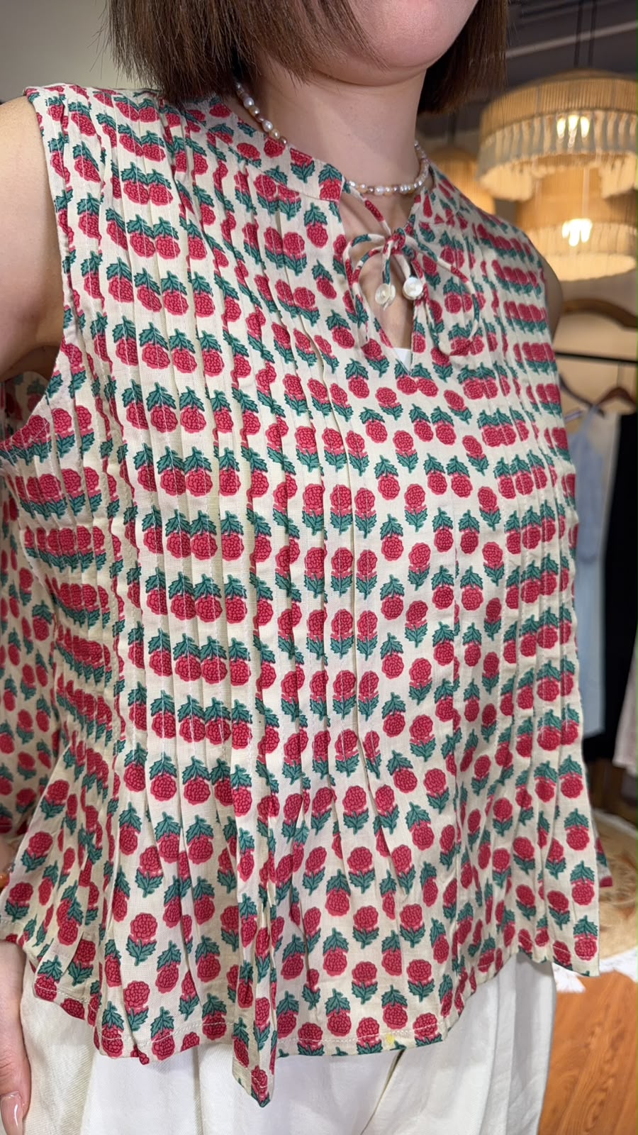 3143 Red Little Rose Pleated Top 18"