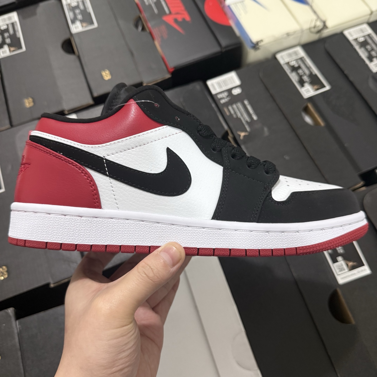 Nike Air Jordan 1 Low 'Black Toe' 553558-116