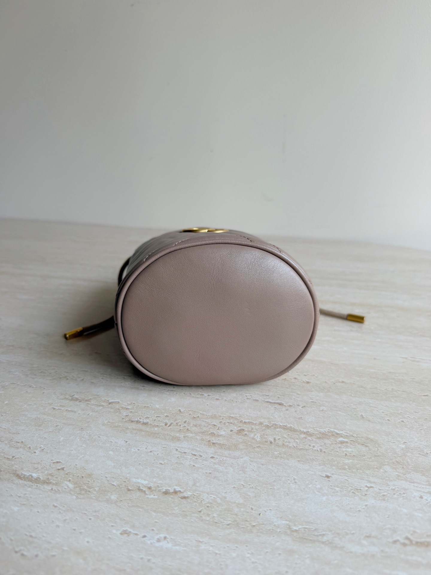 【預訂貨品】Gucci GG Marmont奶茶色小水桶包