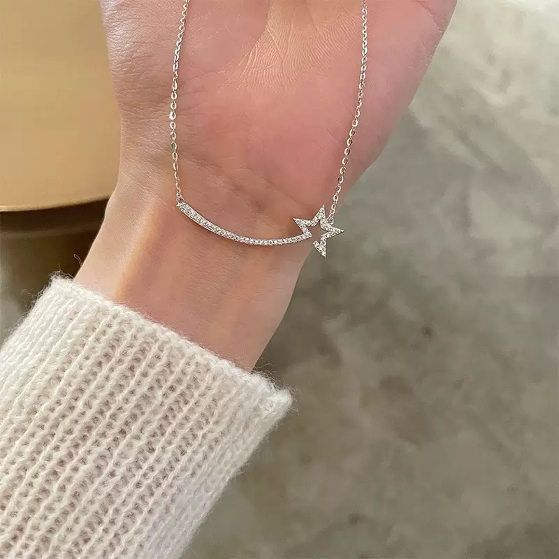 星星微笑锁骨链