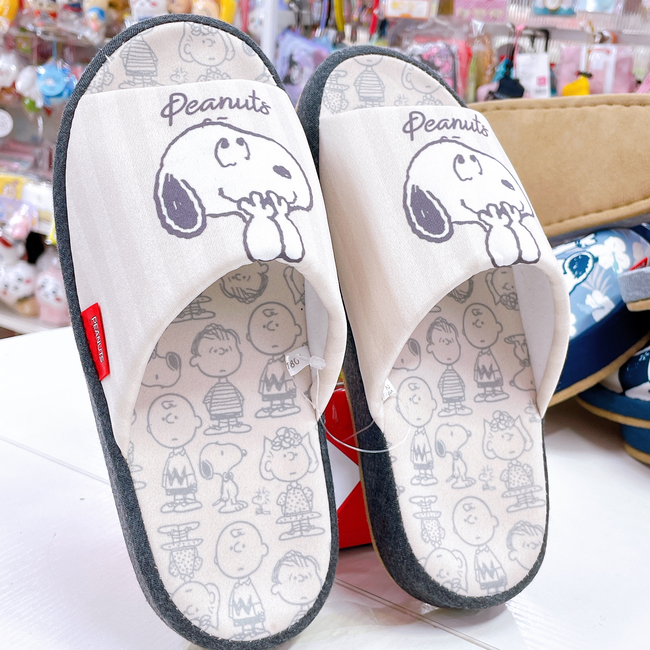 日本直送snoopy 新款家居拖鞋 23-25cm