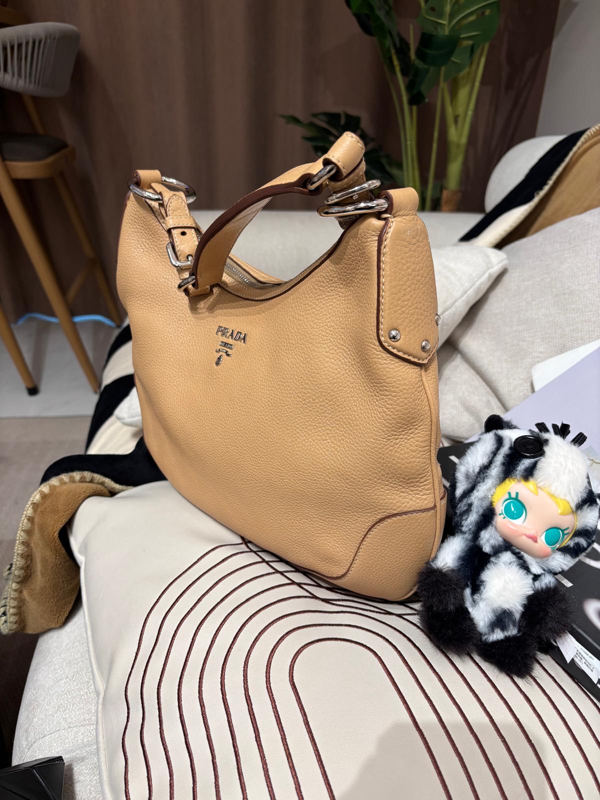 Prada hobo calfskin 100%Authentic,98%new 