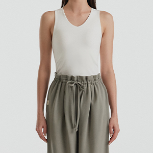 【Tulip Neckline】預購_FFWSBT089 Banda Light V-Neck Cross Crop Top by front2line