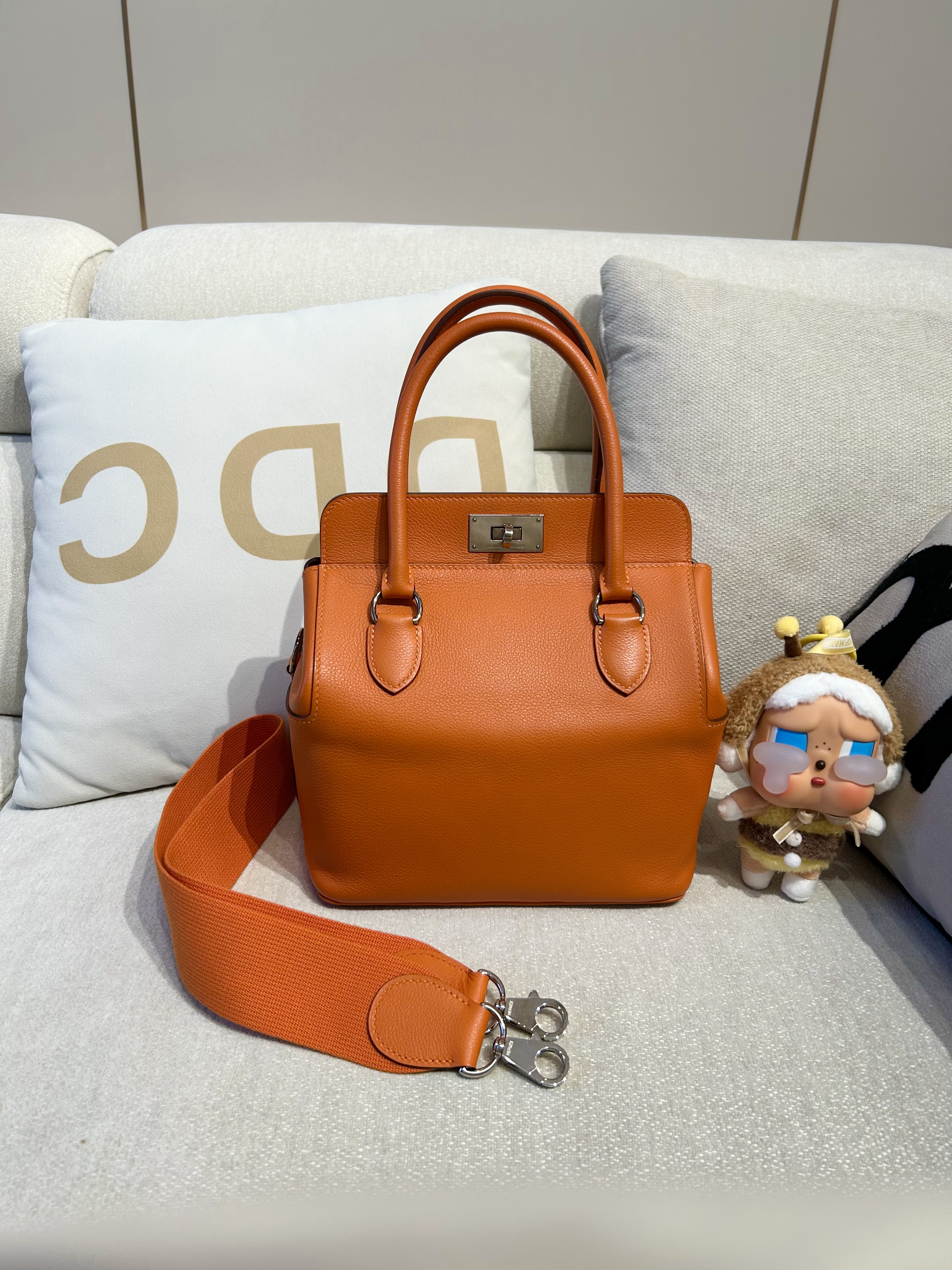 Hermes toolbox 20,orange ,STAMP T evercolor,100%Authentic ,98%new ✅KEY LOCK ✅dust bag✅STRAP