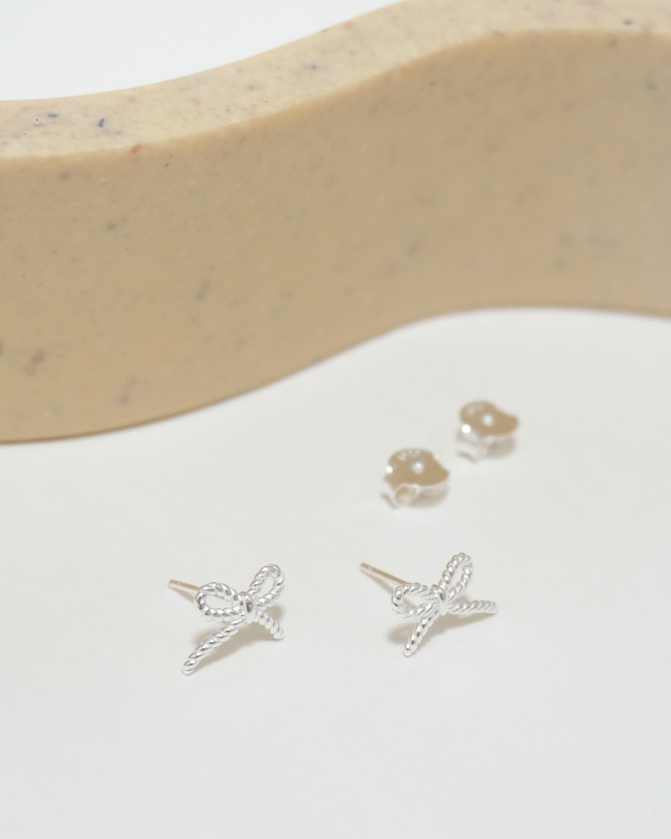 Woven Sleek Bow Earrings 