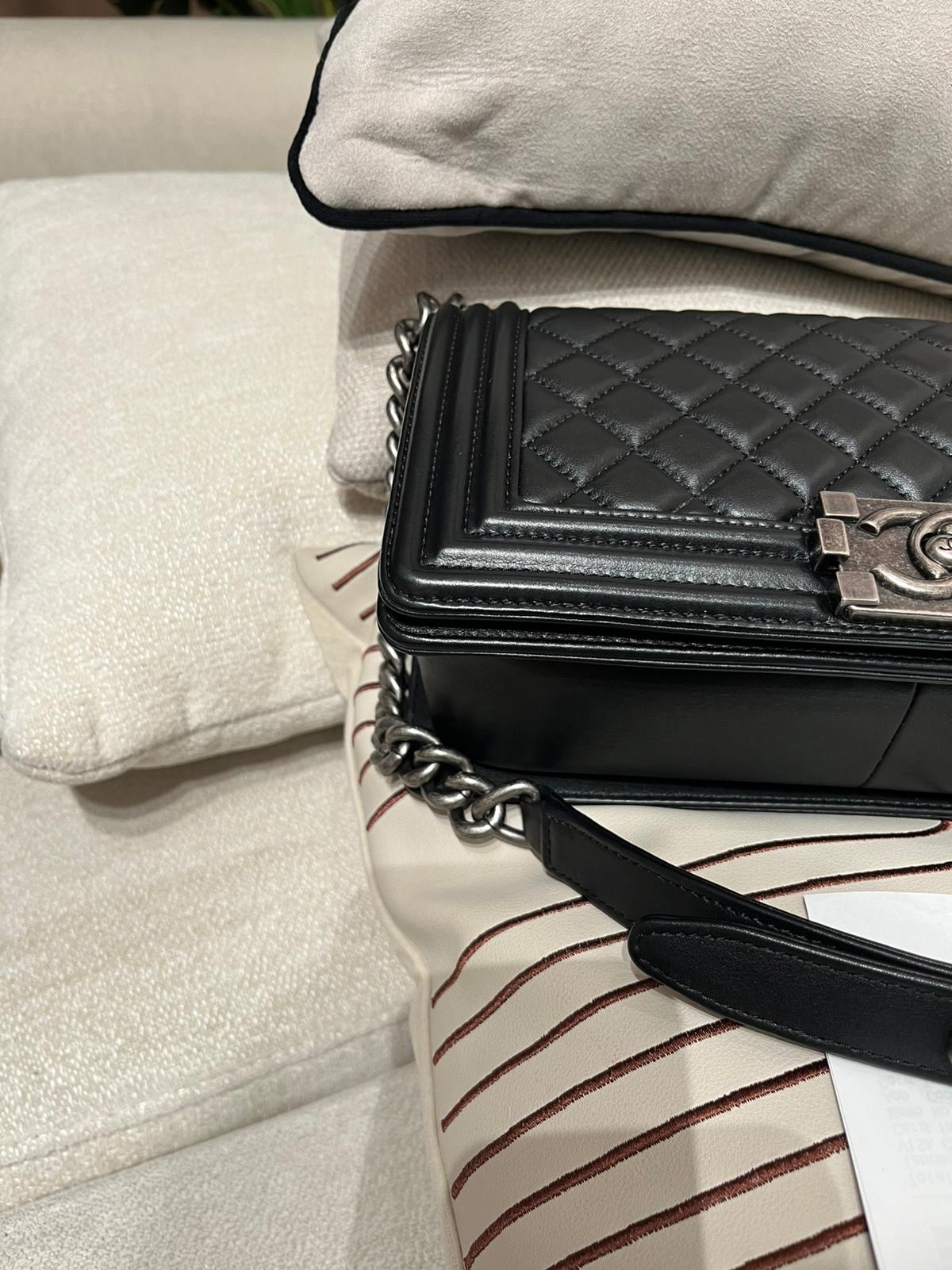 Chanel boy 25cm A67086 黑色小牛皮復古銀扣 100%Authentic,95%new ✅香港專門店收據✅26card✅dust bag✅box