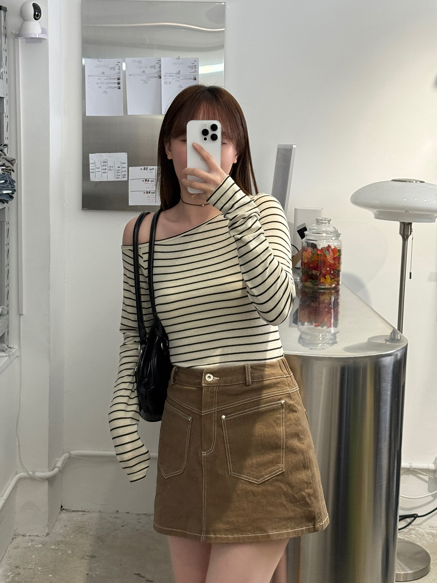 𝐅𝐫𝐨𝐧𝐭 𝐩𝐨𝐜𝐤𝐞𝐭 𝐚-𝐥𝐢𝐧𝐞 𝐜𝐨𝐧𝐭𝐫𝐚𝐬𝐭 𝐬𝐭𝐢𝐭𝐜𝐡 𝐬𝐤𝐢𝐫𝐭