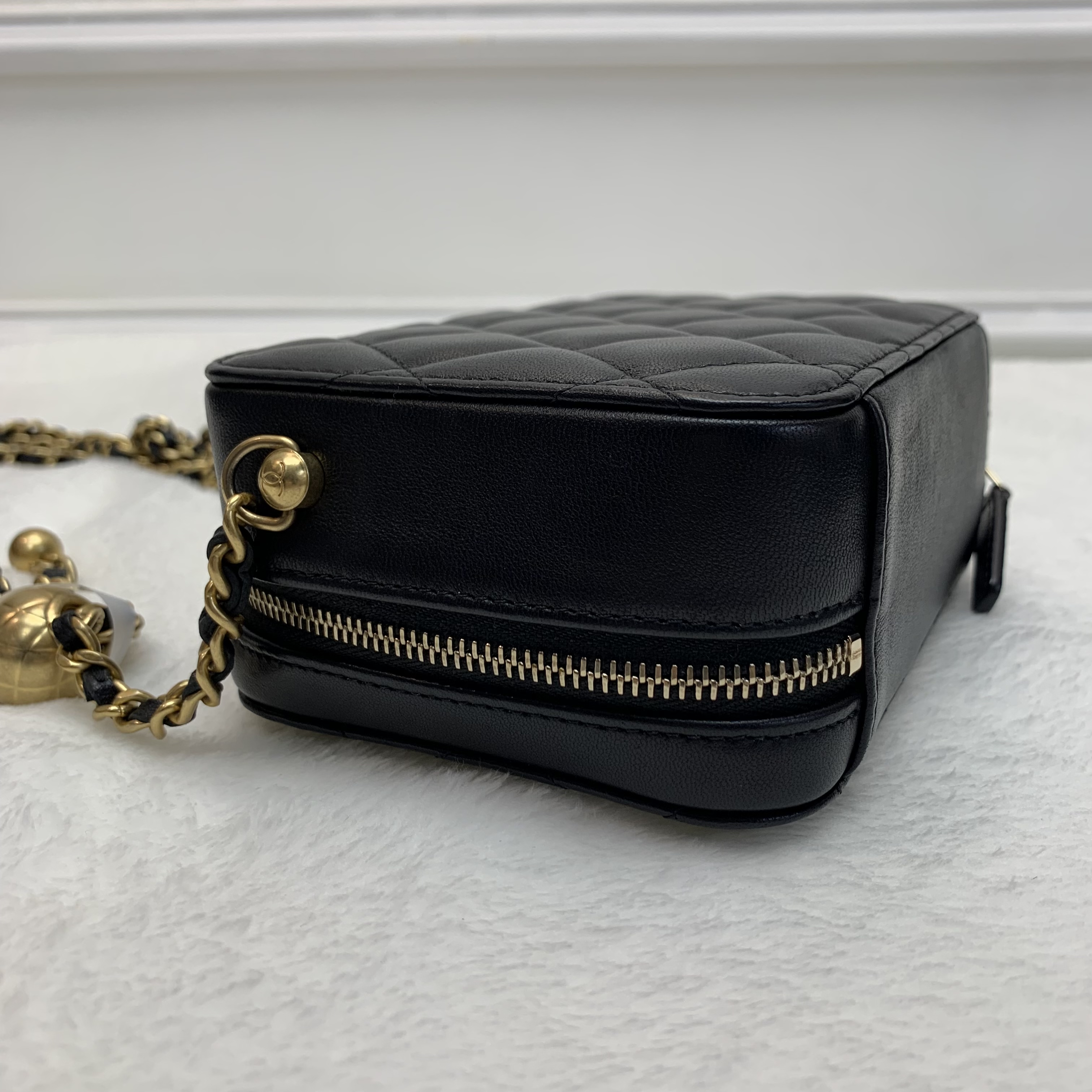 罕見六折❣️Chanel金球黑色相機包