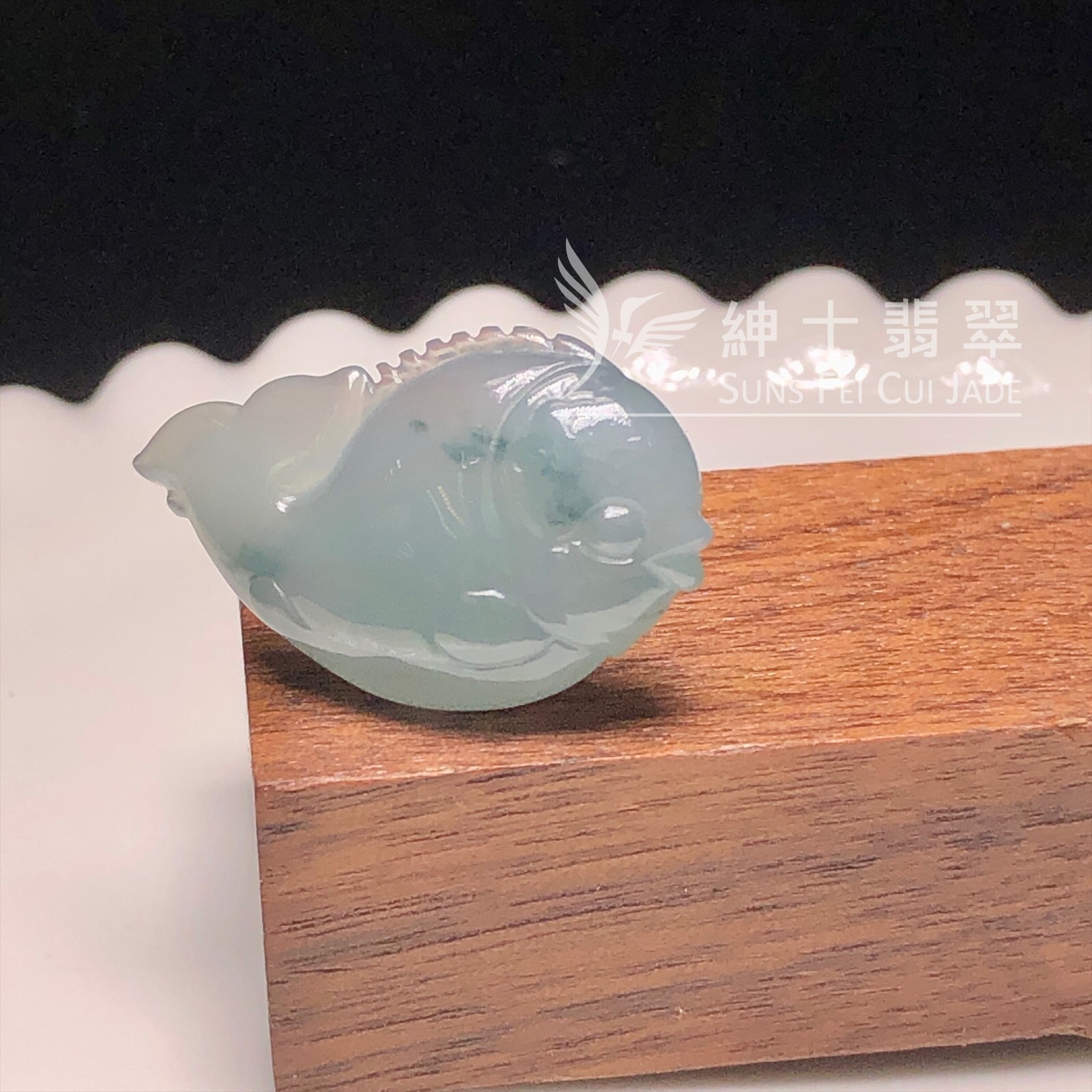 #YK00359 糯化飄翠魚形雕件 
