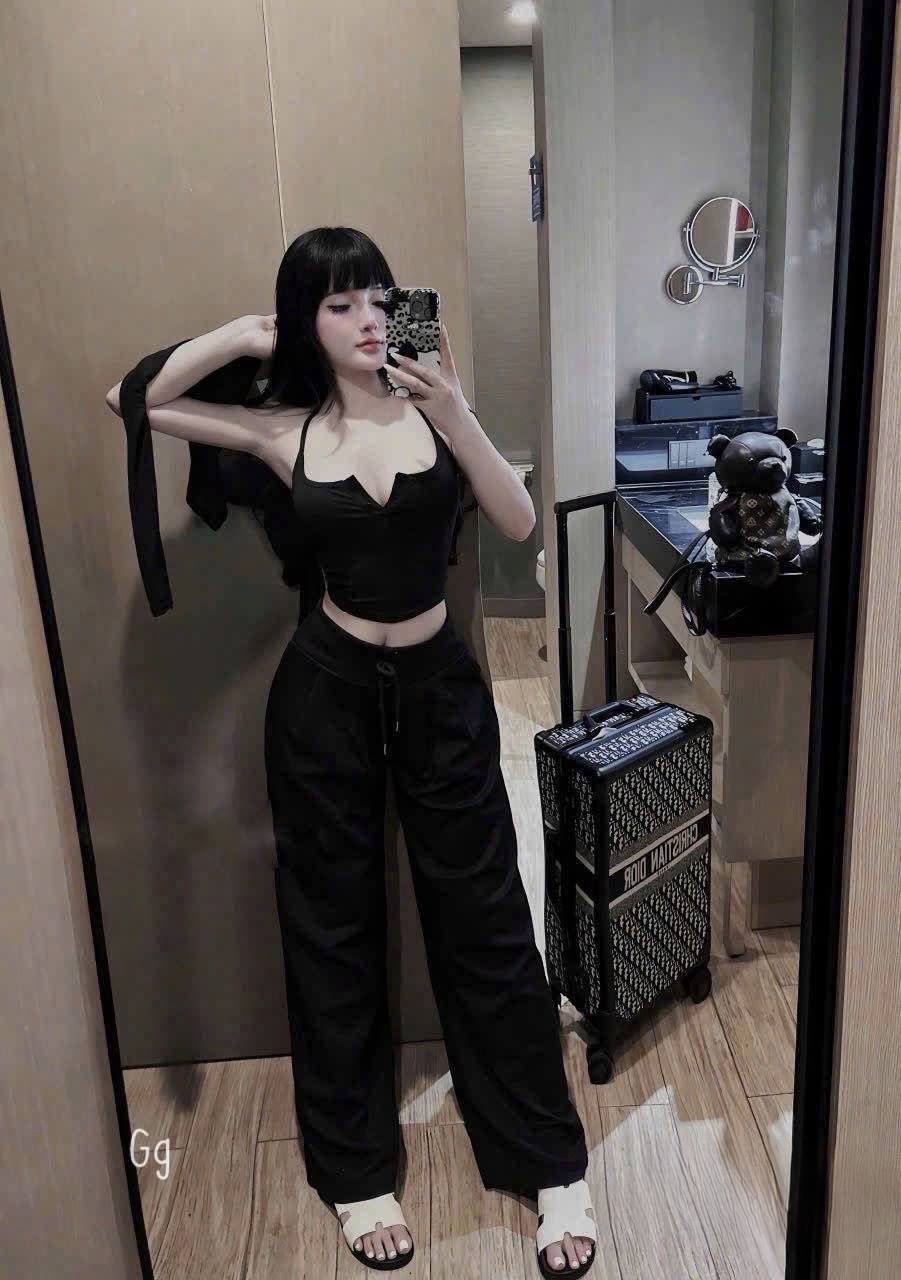 吊带阔腿裤休闲三件套