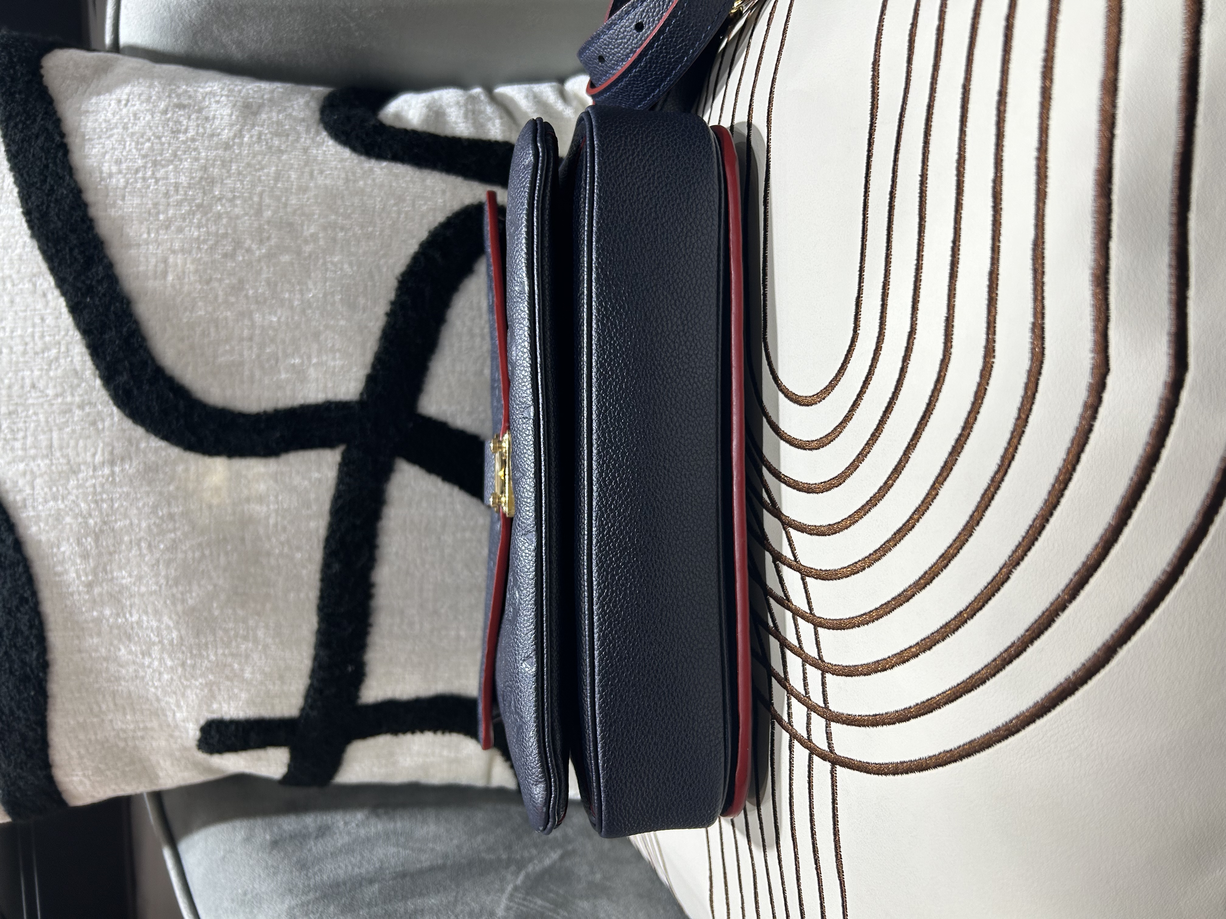 Louis Vuitton LV Metis Calfskin Monogram Empreinte Pochette Metis 2way bag M44071 100%Authentic, 98%New ✅Dust bag