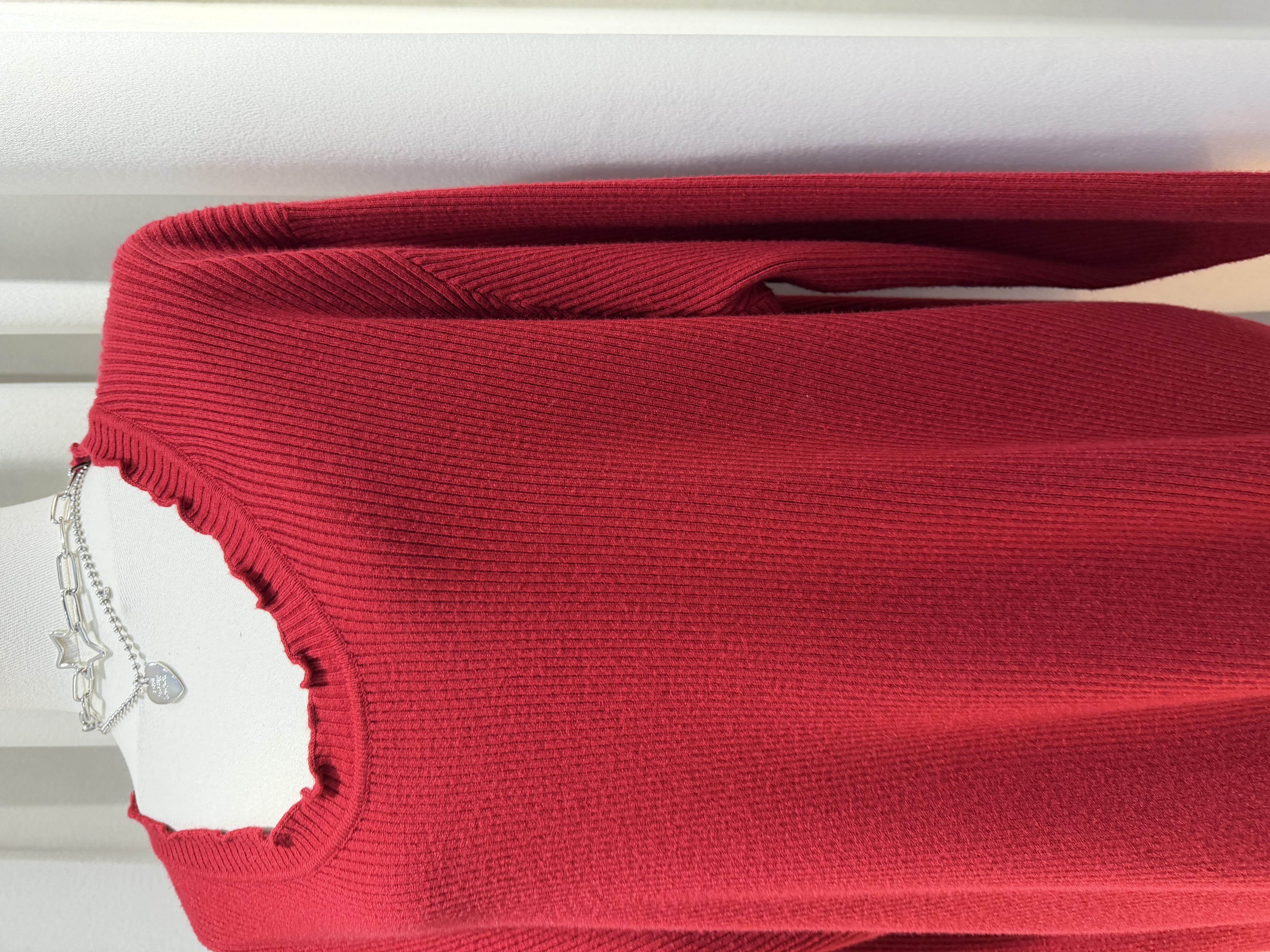 鬆身紅色圓領長袖針織衫