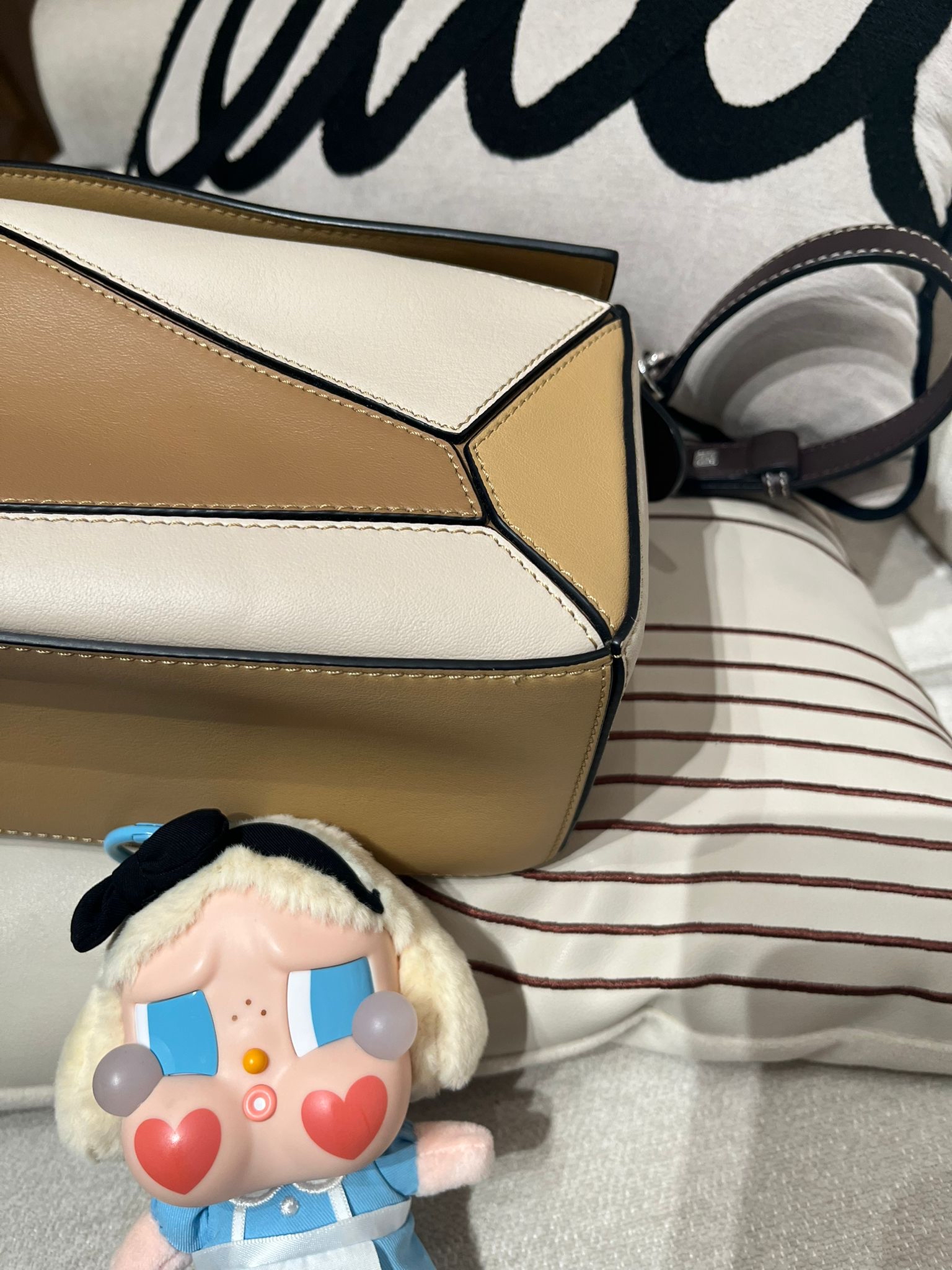 Loewe puzzle small calfskin  100%Authentic ,95%new  ✅ booklet ✅dust bag