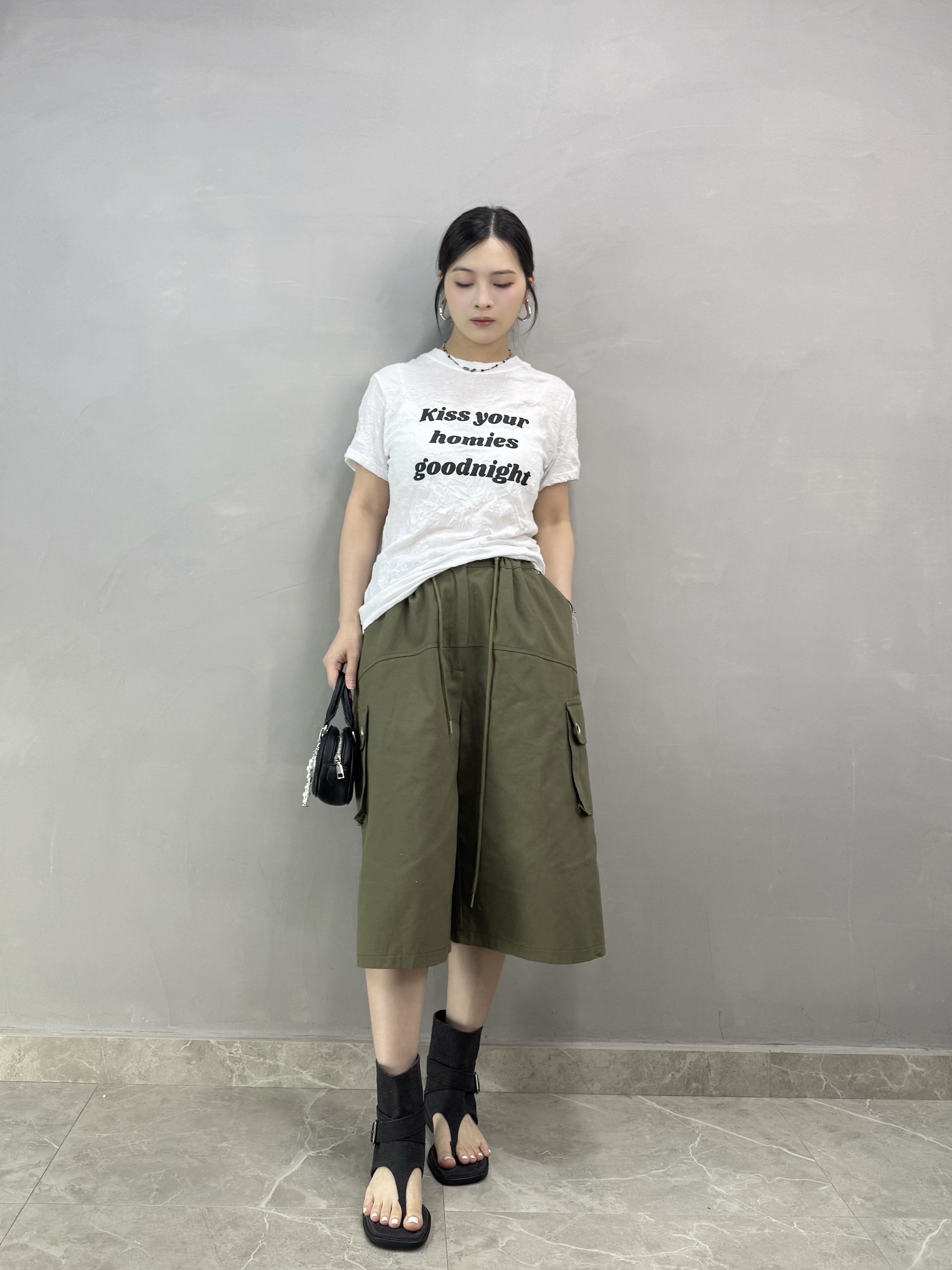 Z78 壓紋英文字Tee