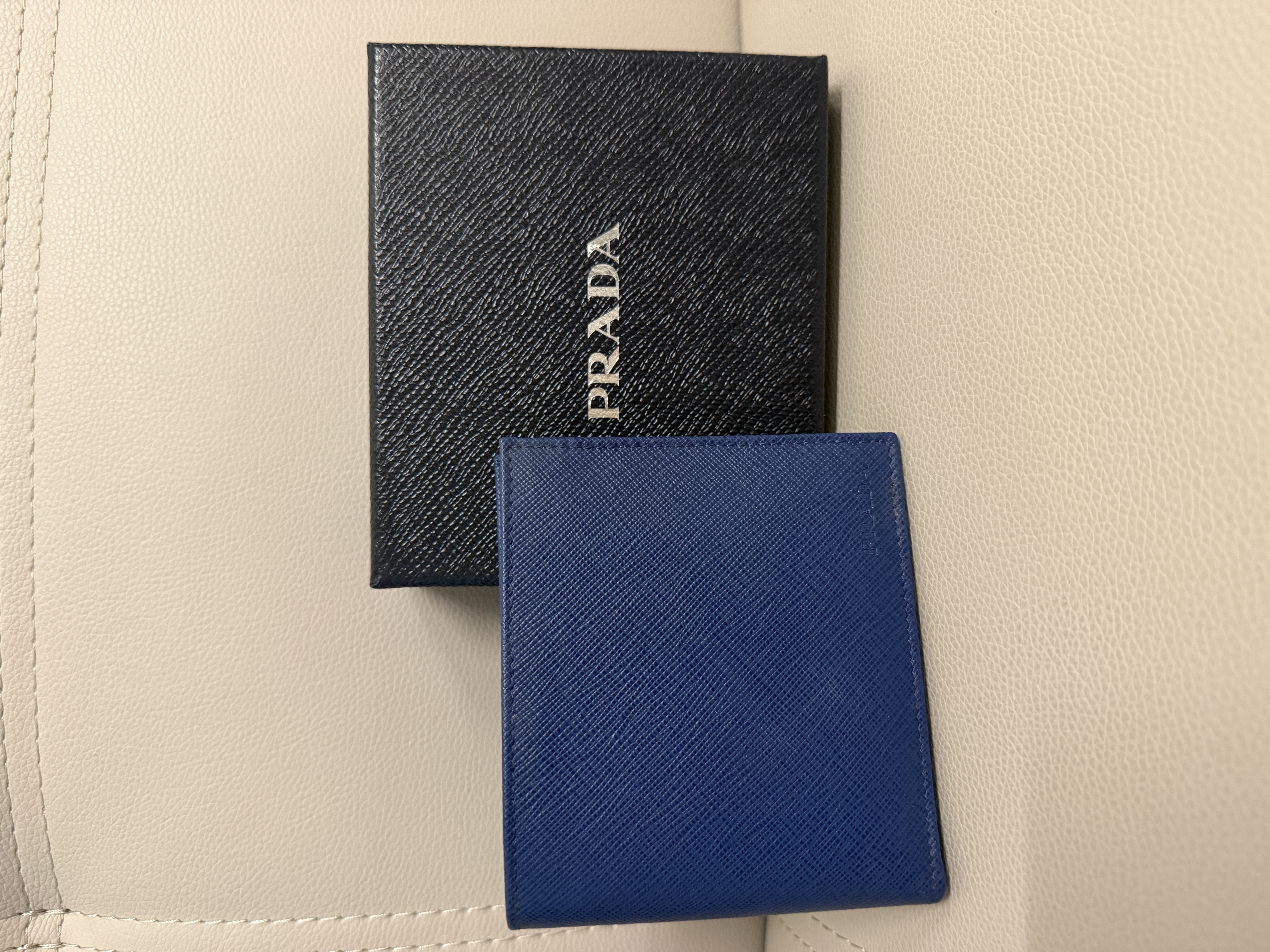 Prada 男裝銀包