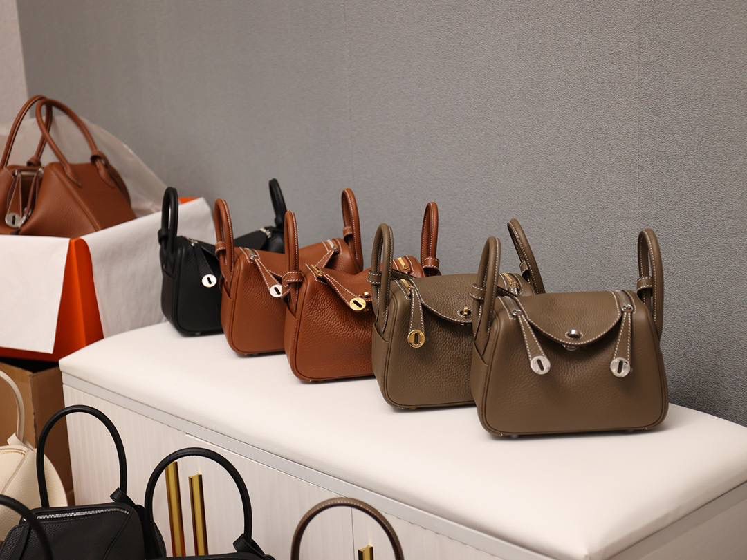 Hermes 爱马仕 Lindy 19/26CM 金银扣大集合🎀 尺寸：19*12.5*9cm 尺寸：26*18*14 cm