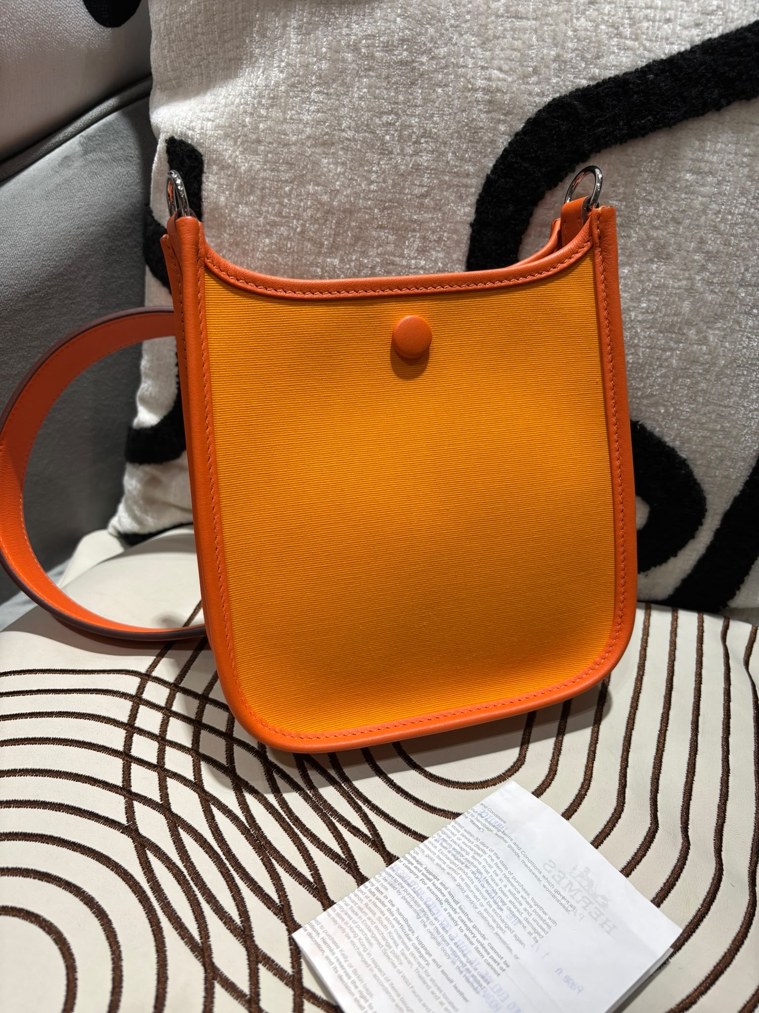 全新Hermes Mini Evelyne Limited Edition 限量版100%Authentic, 全新未使用品✅ 專門店收據✅Dust bag✅盒