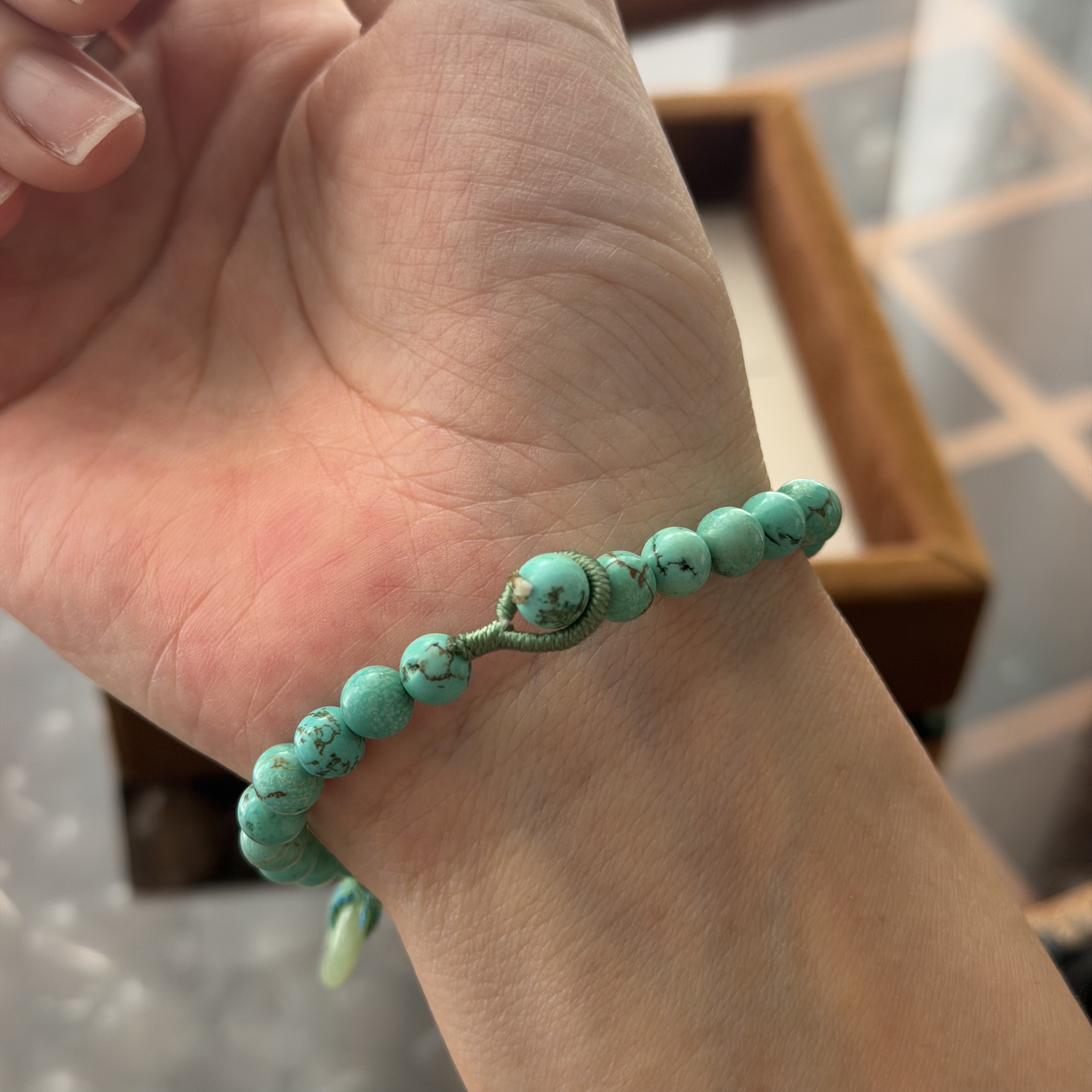 999硬金貔貅+硬金金珠+天然翡翠平安扣襯6mm綠松石手串