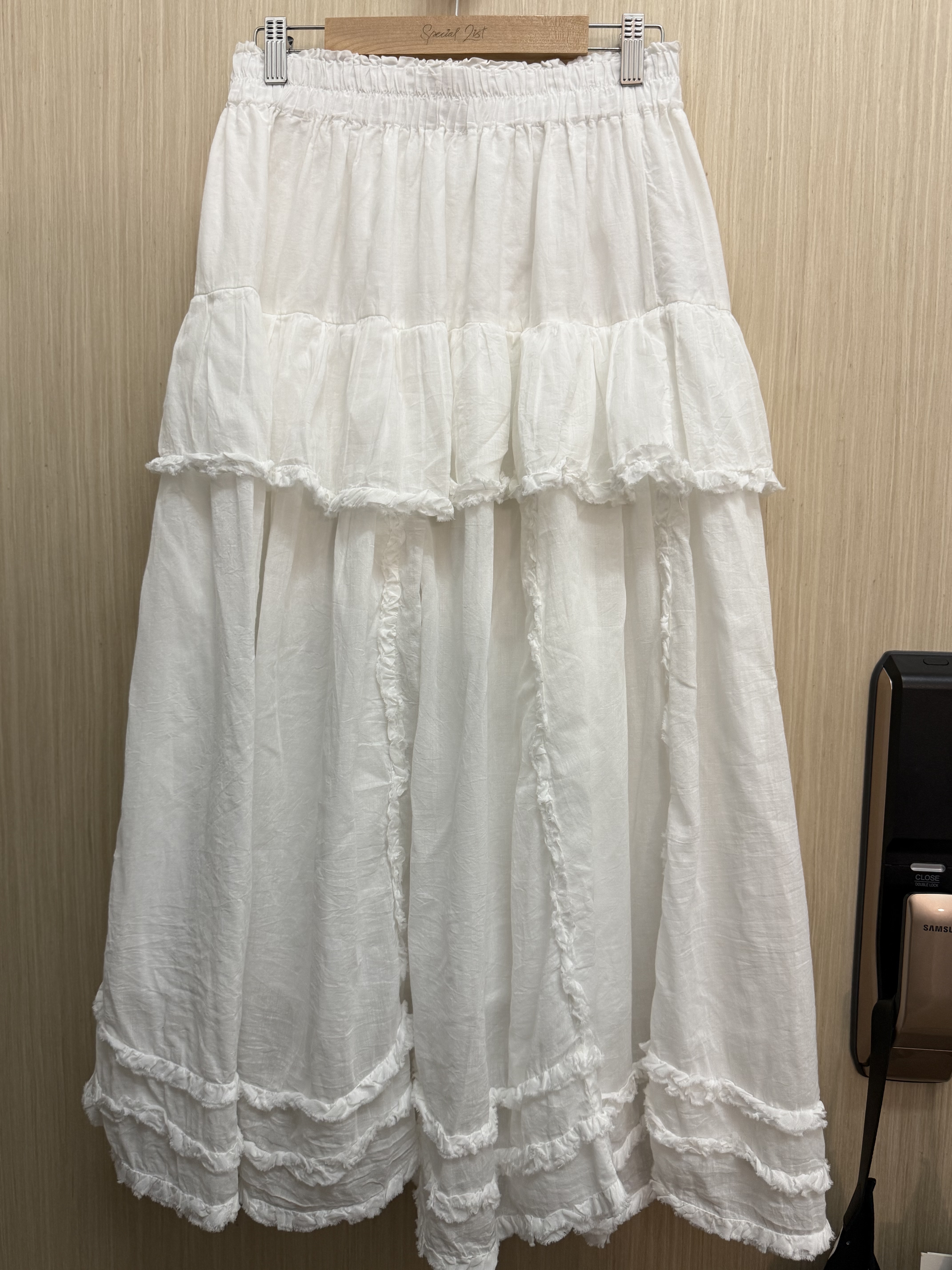 𝐫𝐮𝐟𝐟𝐥𝐞披口邊傘裙