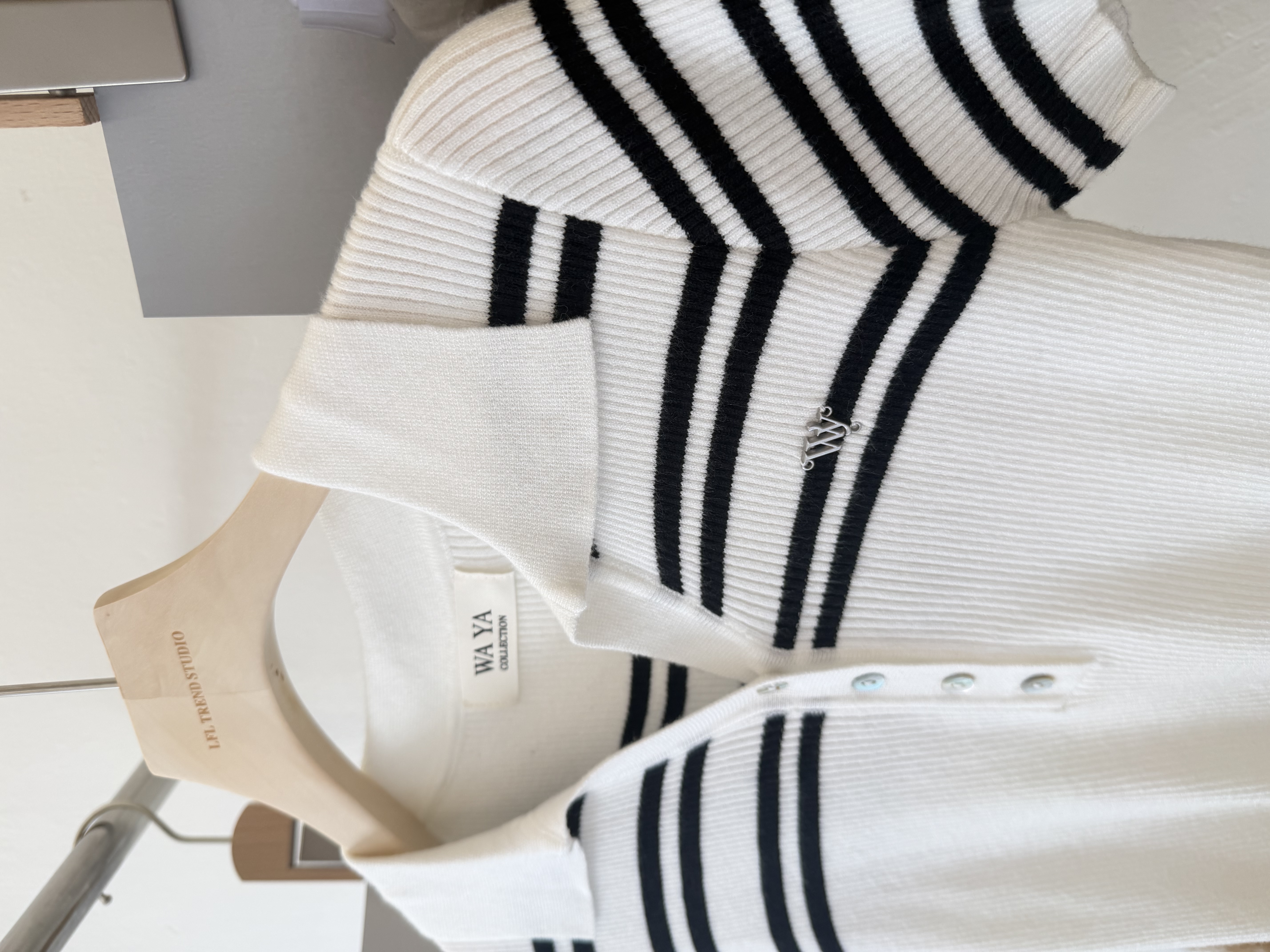 6559 韩系纽扣条纹针织短袖