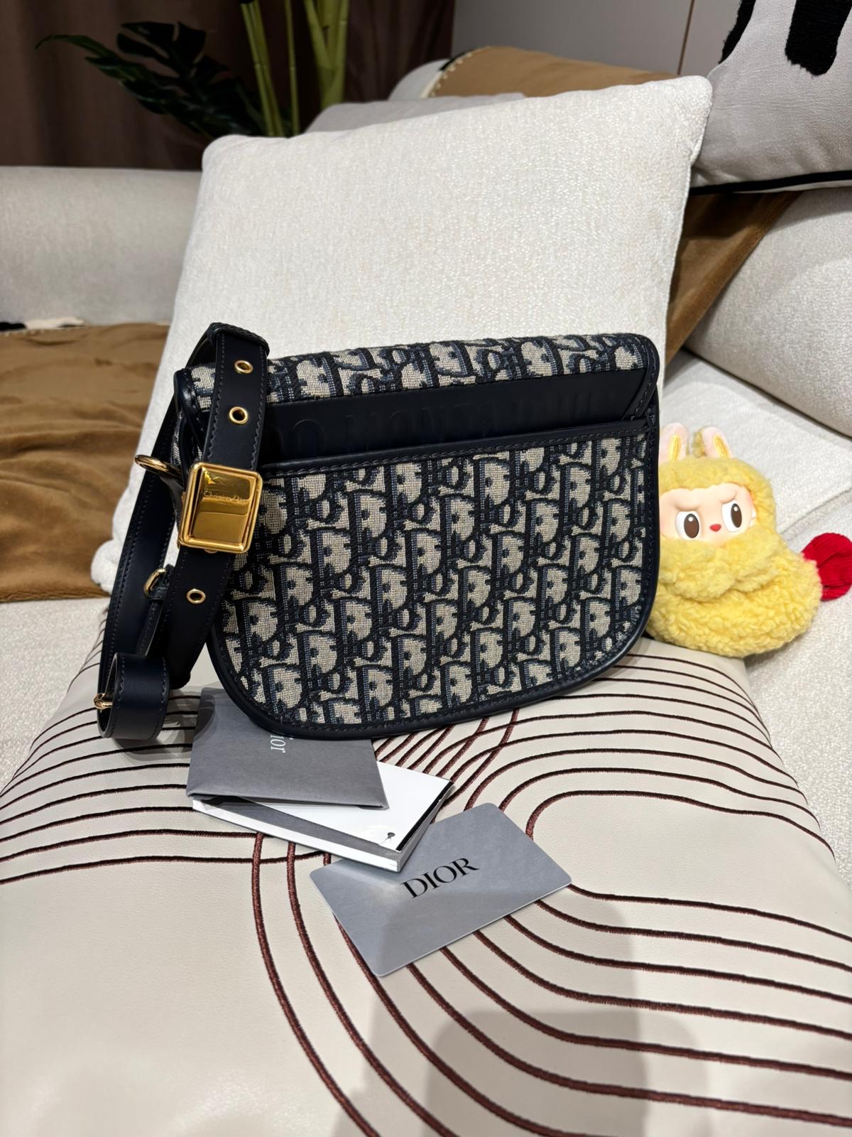 Dior Bobby medium, oblique 100%Authentic ,98%new ✅ 收據✅證書✅dust bag  📣專門店售價 $29,500📣