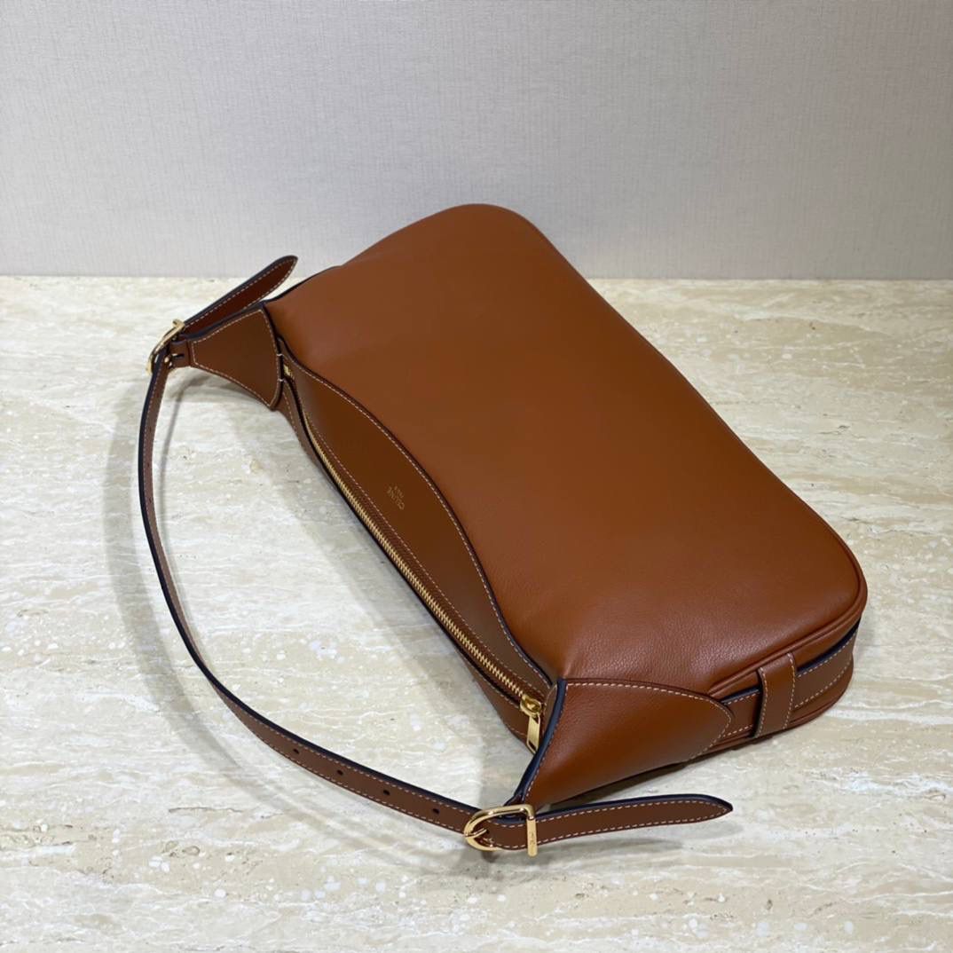 🔥大货实拍图 𝗖𝗘𝗟𝗜𝗡𝗘 ♥ 𝗥𝗢𝗠𝗬 型号：197443 尺寸34*16*5cm