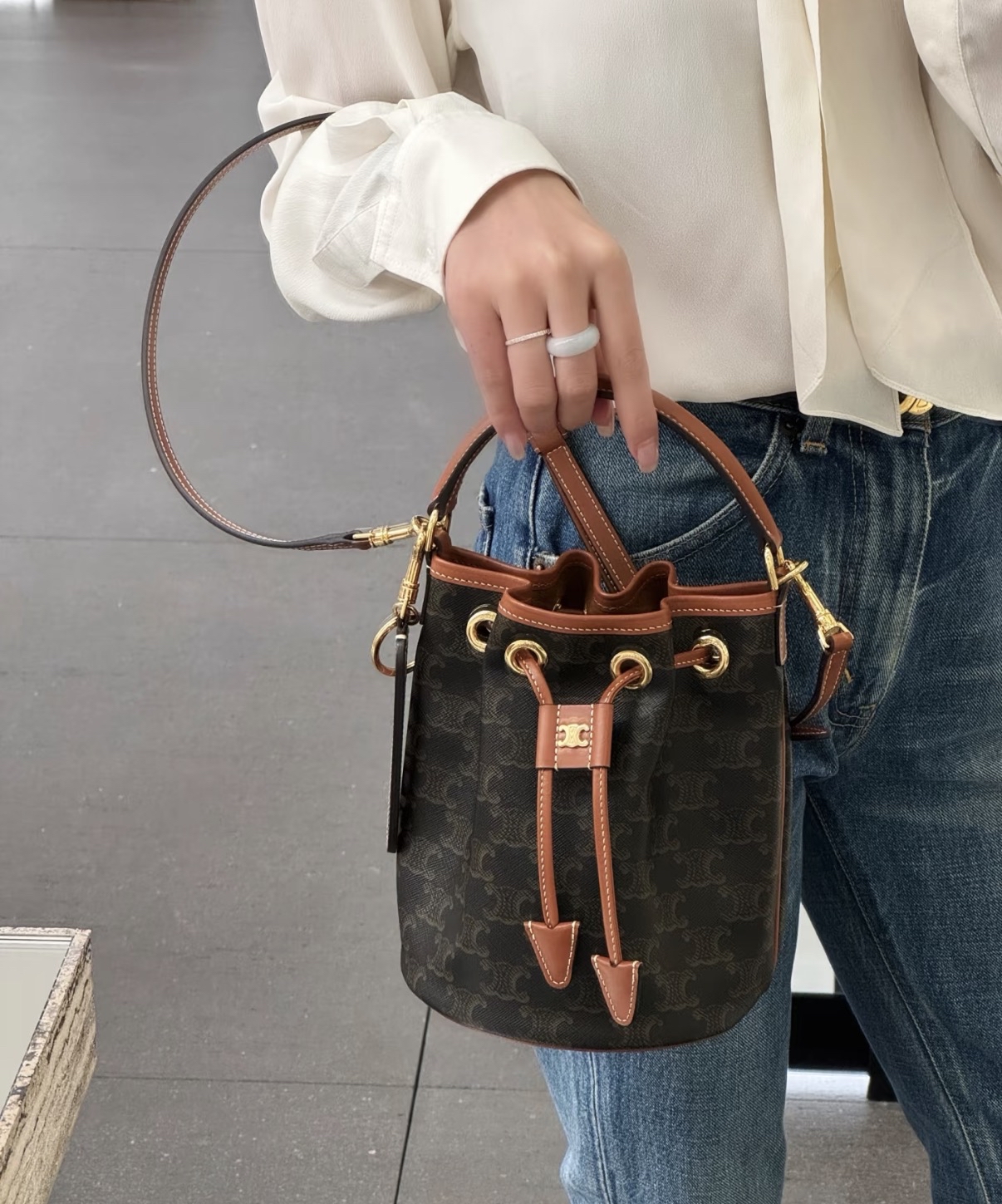 指定款式優惠✨訂貨📮Celine Teen Clara bucket bag Size 16x16x19 cm